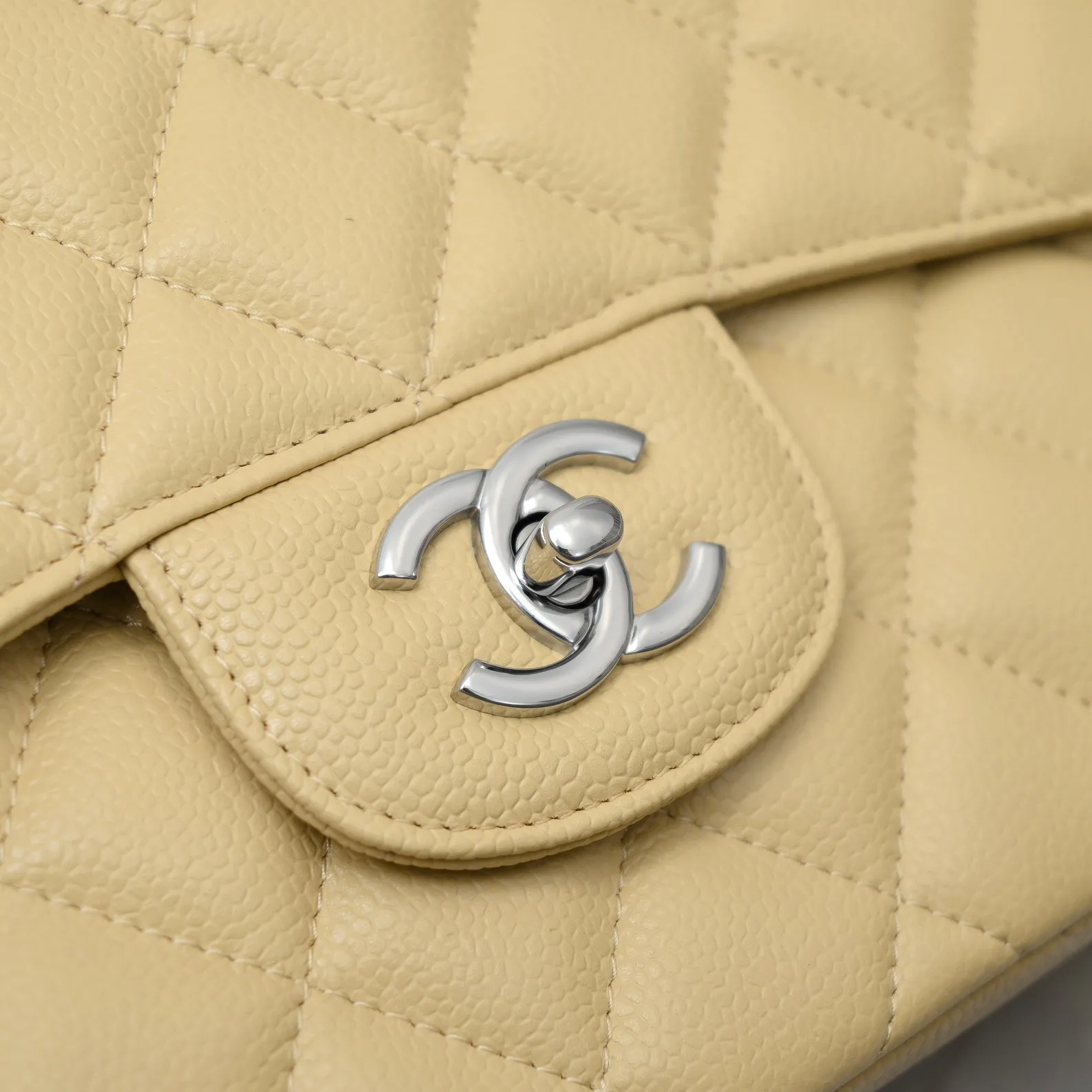 CHANEL Large Classic Flap Handbag Lambskin Silver A58600 - 图片 6