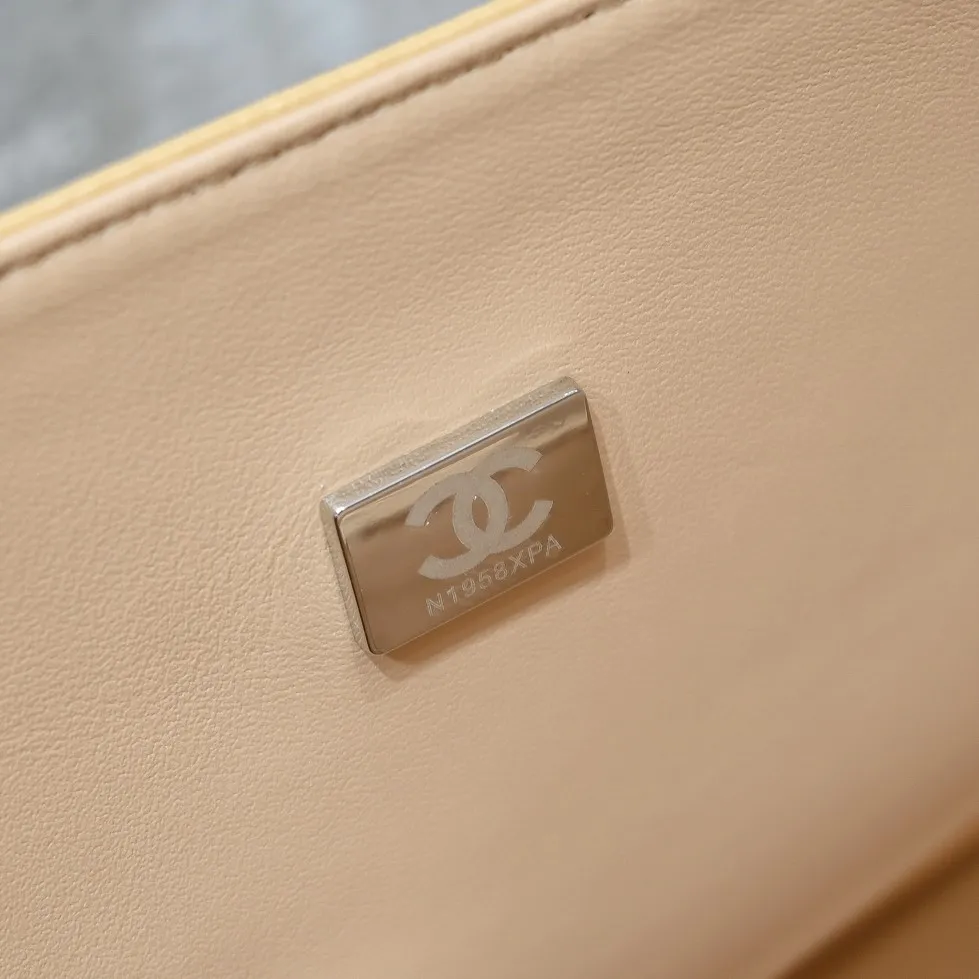 CHANEL Large Classic Flap Handbag Lambskin Silver A58600 - 图片 10