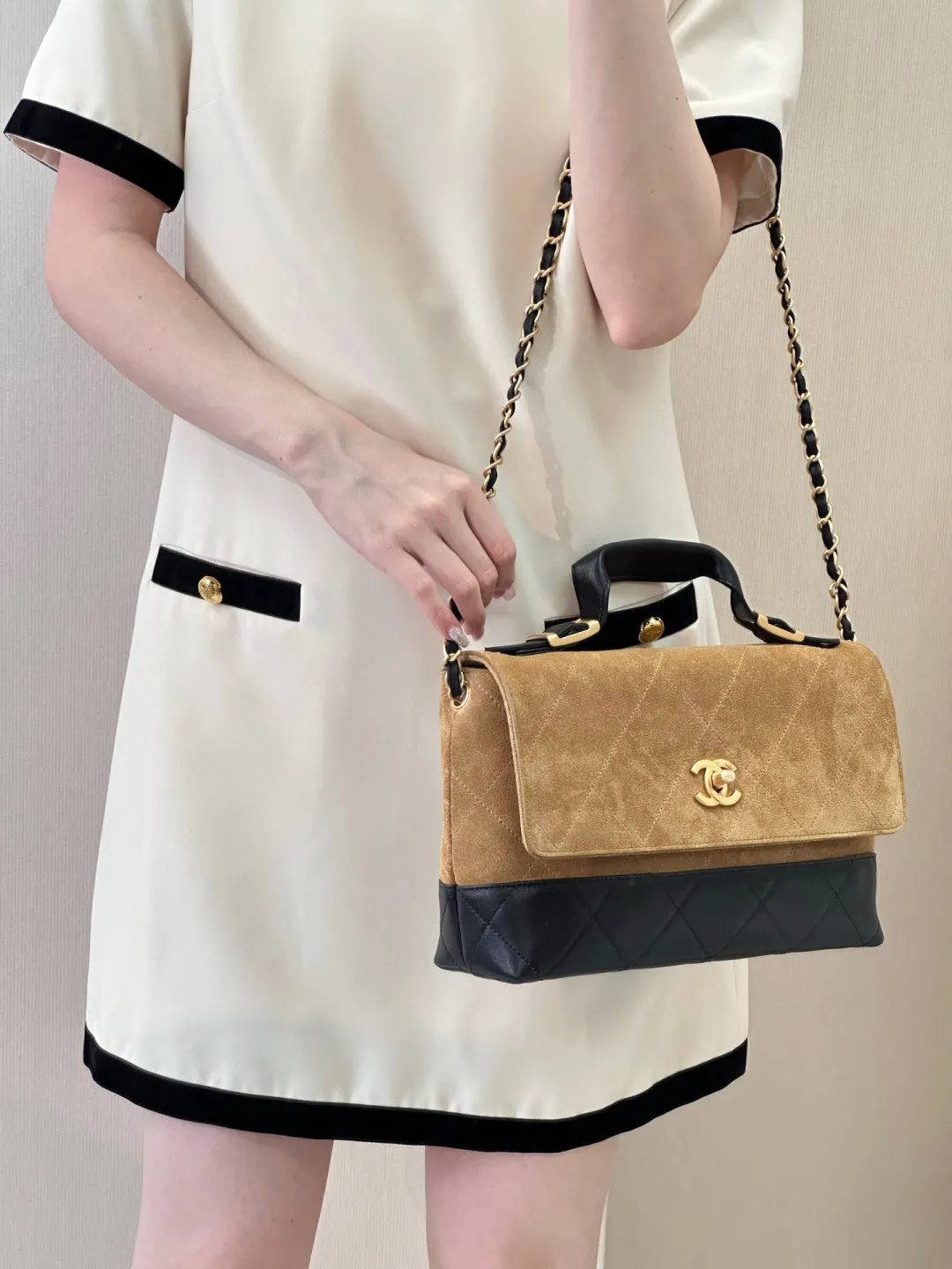 Chanel Large Flap Bag with Top Handle AS5637 - 图片 3
