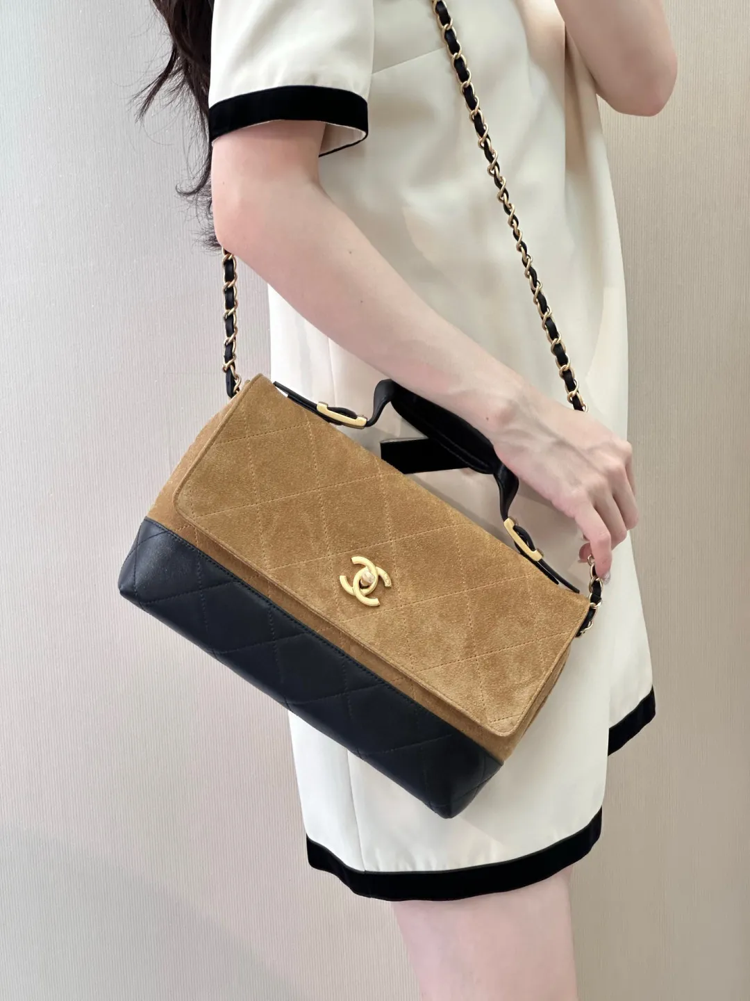 Chanel Large Flap Bag with Top Handle AS5637 - 图片 5