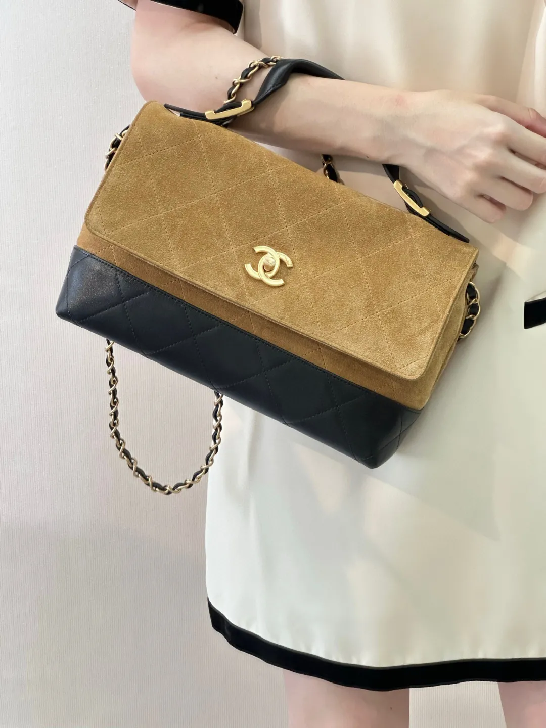 Chanel Large Flap Bag with Top Handle AS5637 - 图片 6