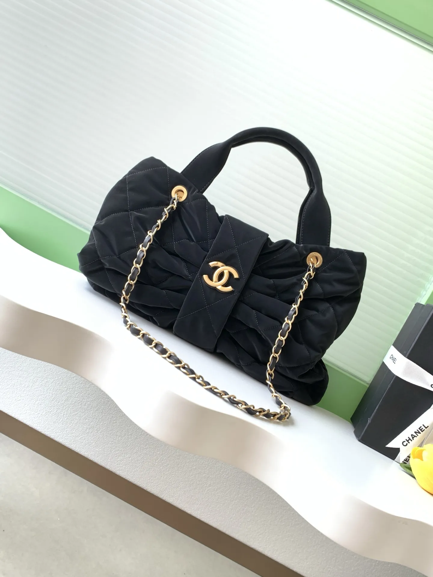 Alternative view of CHANEL Bow bag Gold AS5851