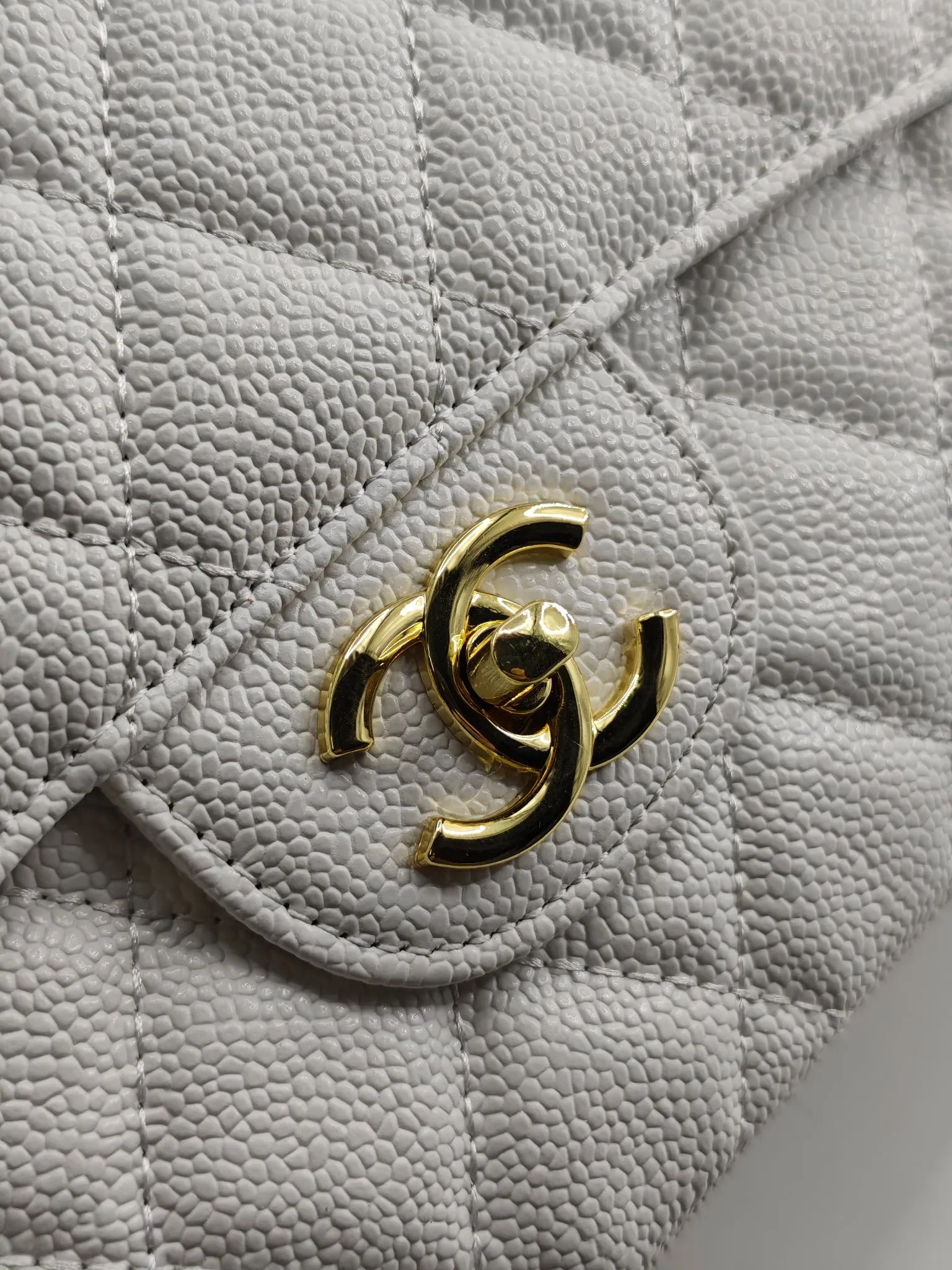 CHANEL Small Classic Flap Handbag Lambskin Gold A01113 - 图片 6