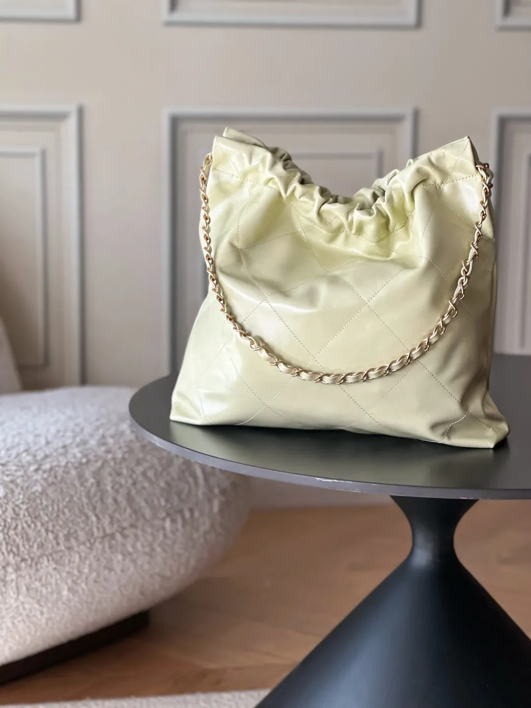 Chanel 22 Handbag Medium AS3261 - Image 3