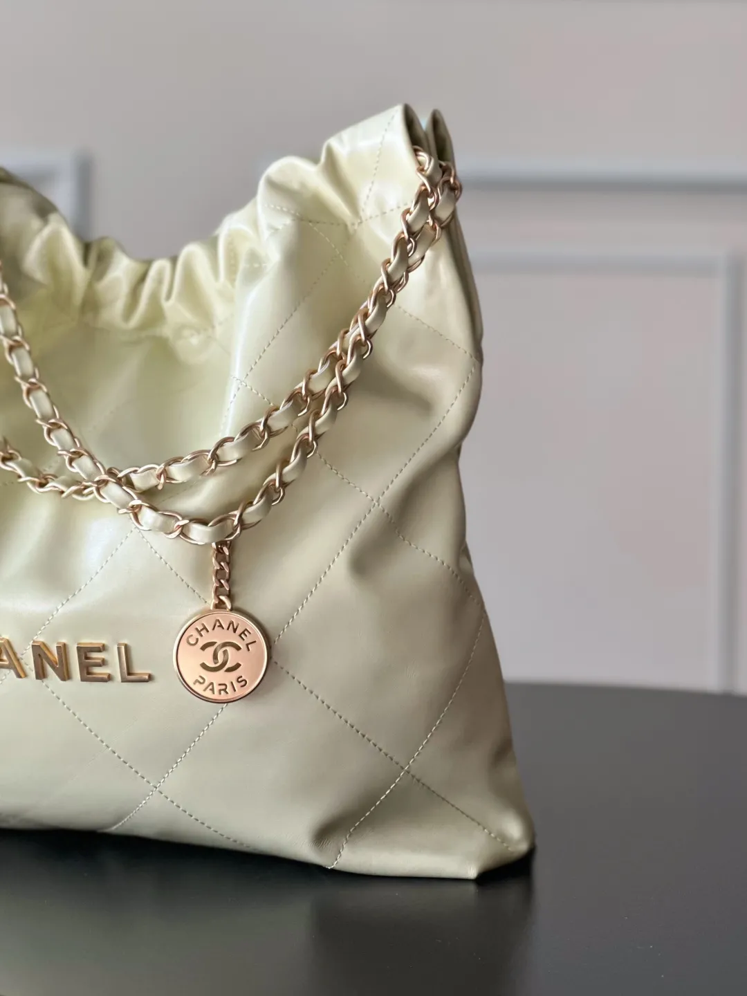 Chanel 22 Handbag Medium AS3261 - Image 6
