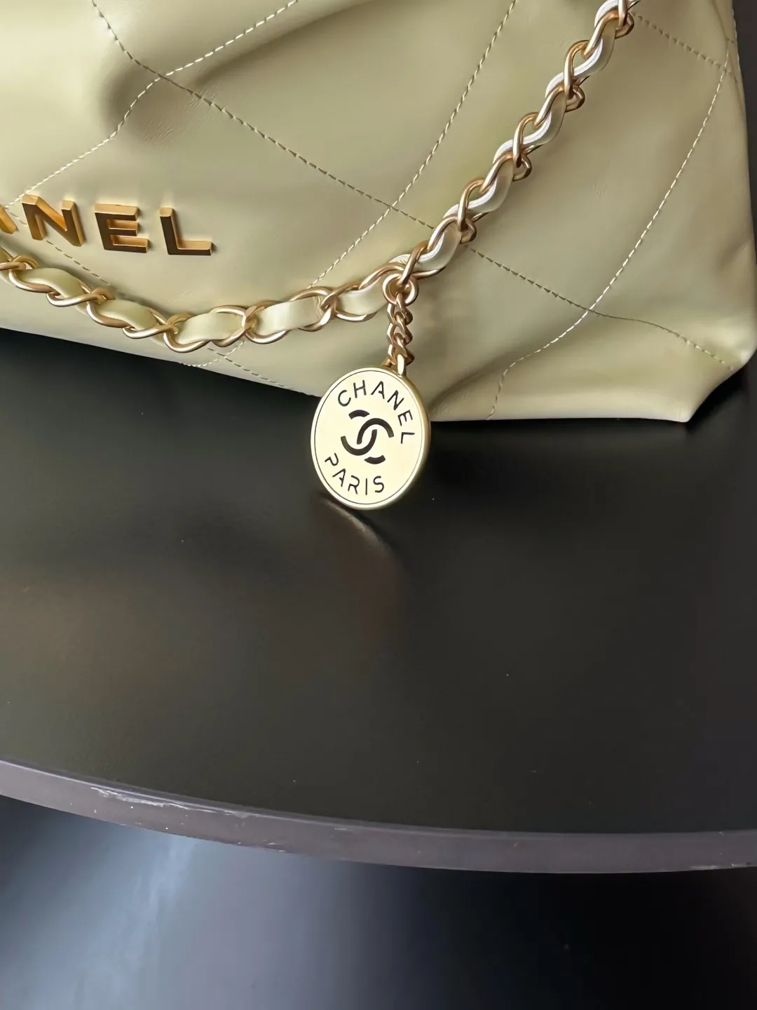 Chanel 22 Handbag Medium AS3261 - Image 7
