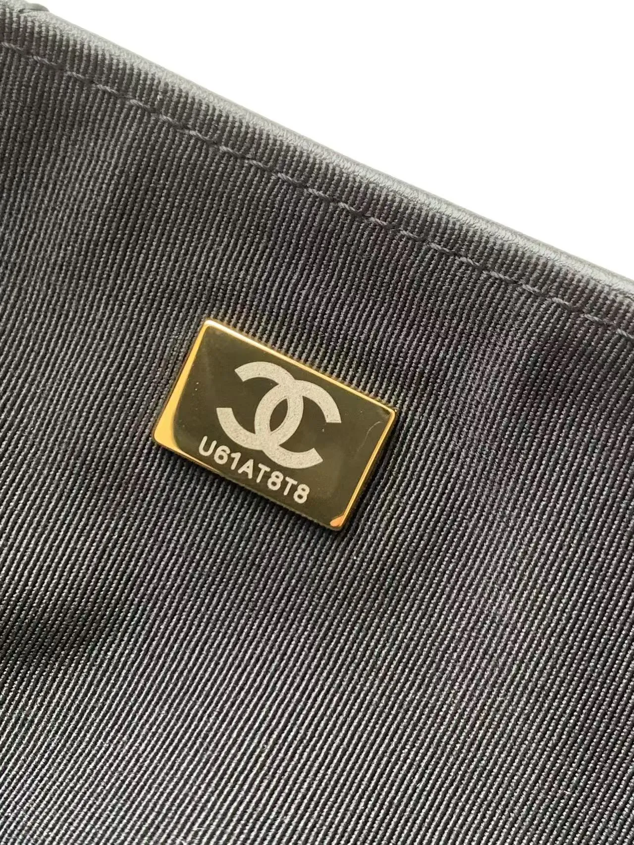 CHANELMaxi Hobo Bag AS5834 - Image 10