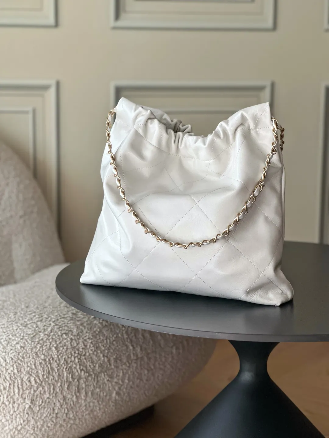 Chanel 22 Handbag Medium AS3261 - Image 3