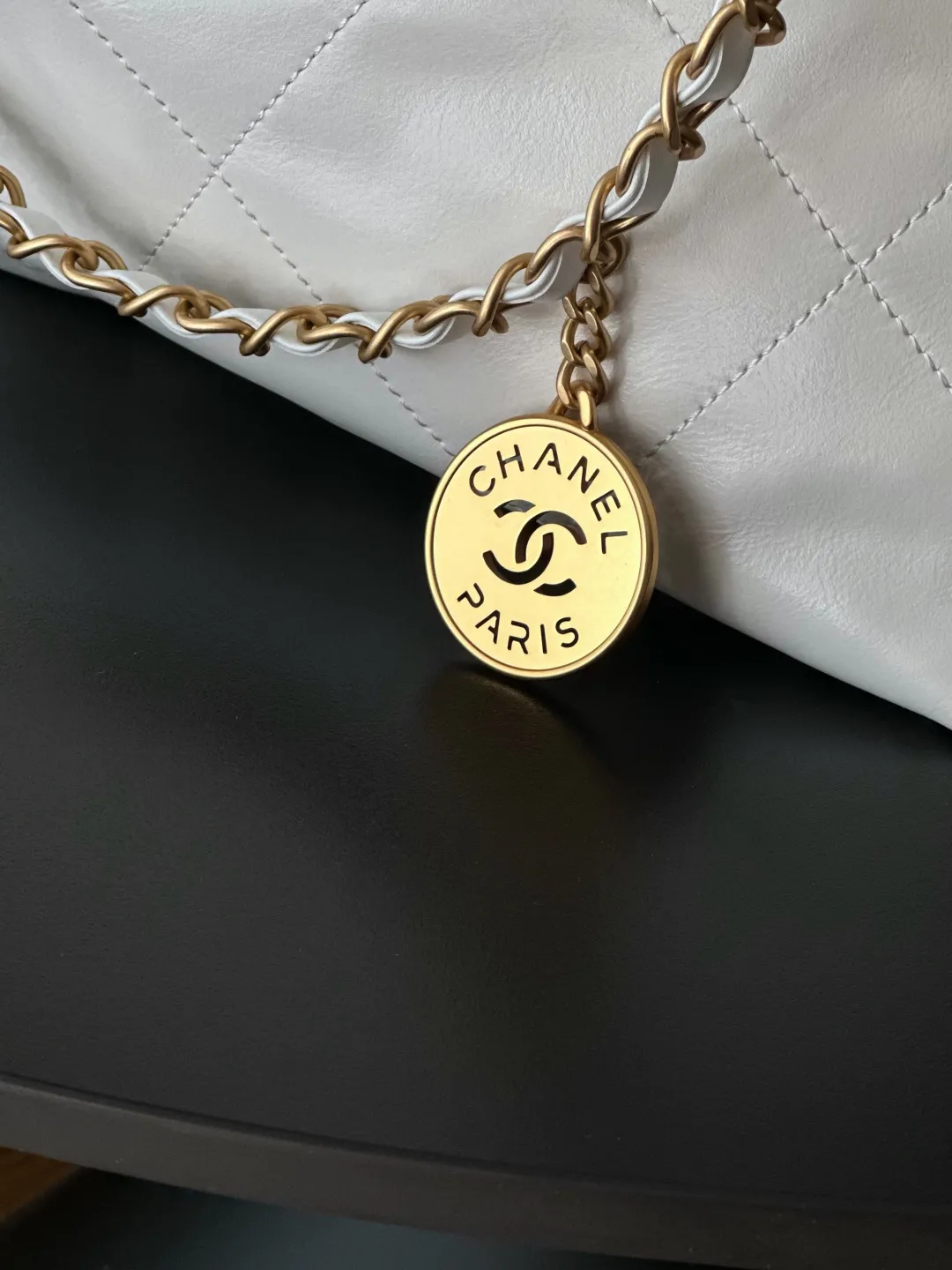 Chanel 22 Handbag Medium AS3261 - Image 8
