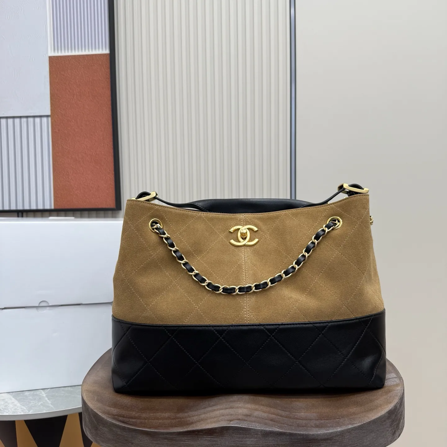 Alternative view of Chanel 2024/25 M??tiers d'art Small Tote AS5634