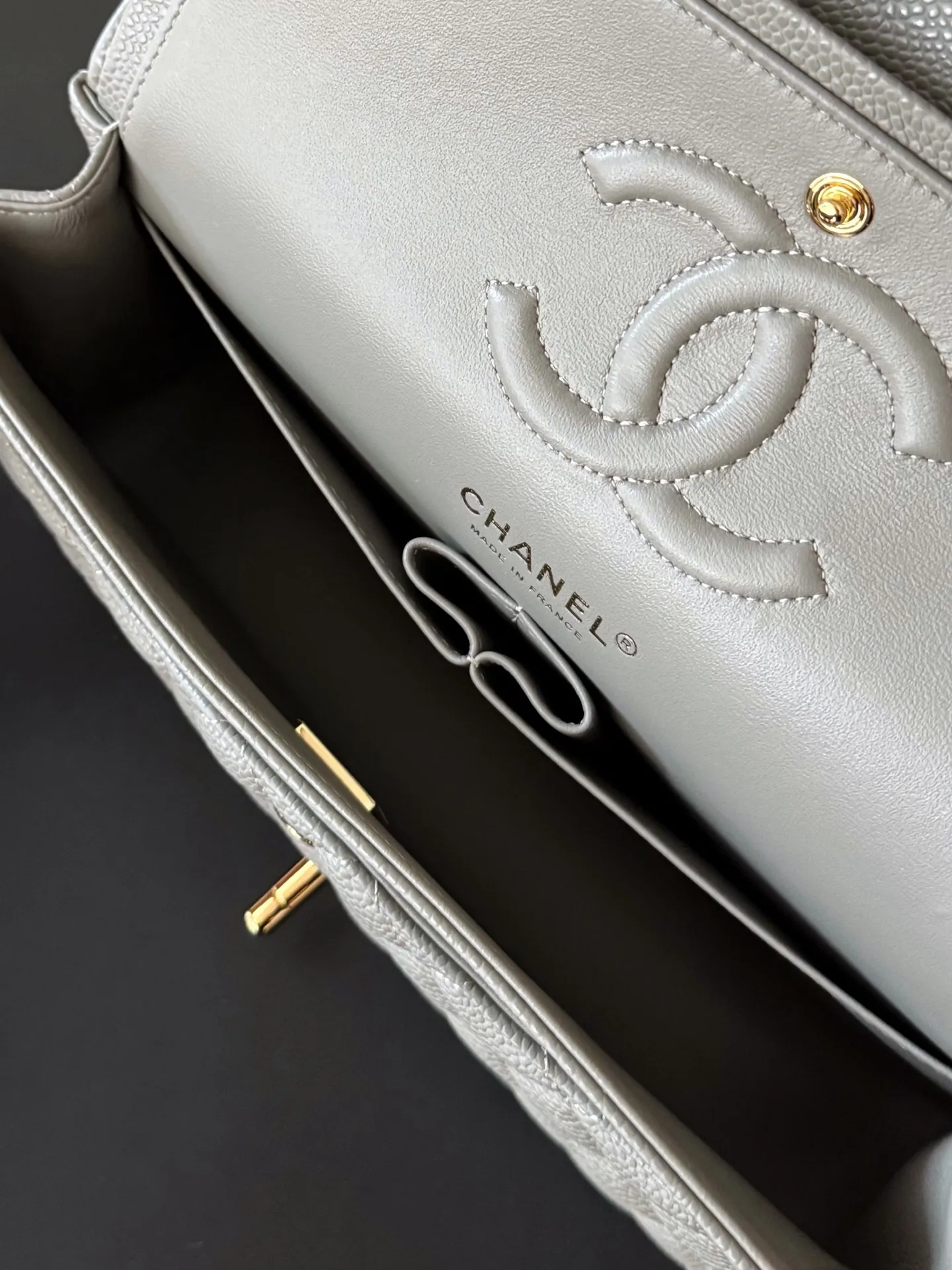 CHANEL Classic Flap Handbag Medium A01112 - 图片 9