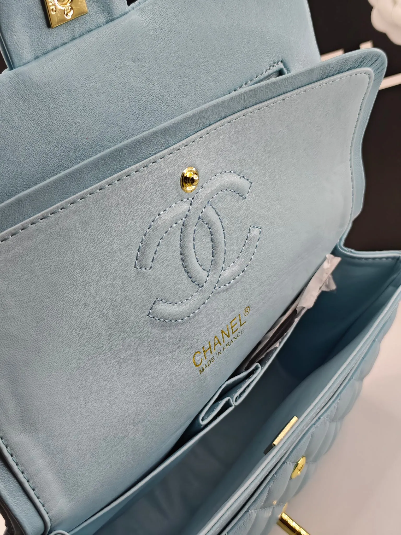 CHANEL Classic 11.12 Handbag Medium Lambskin A01112 - 图片 10