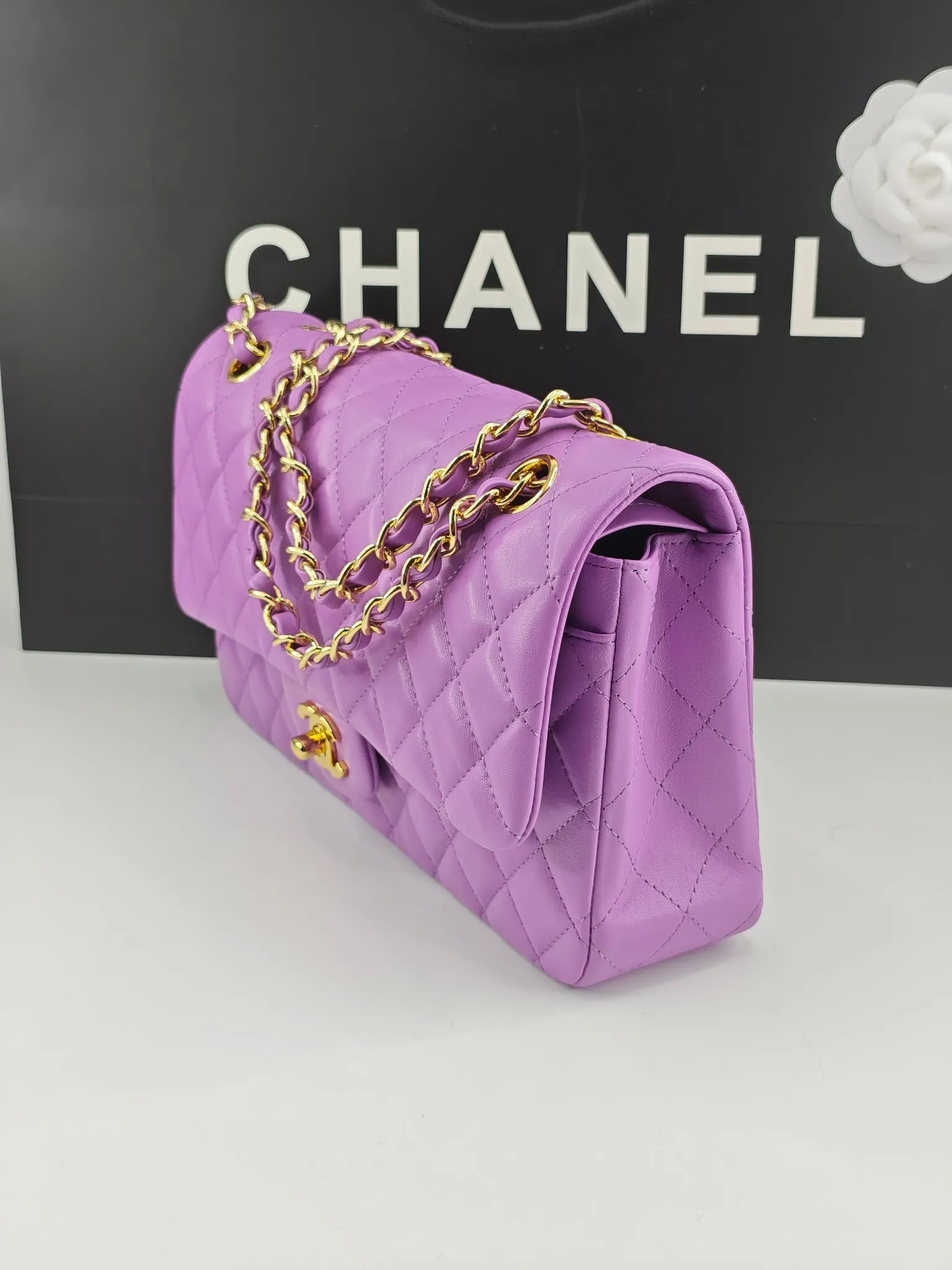 CHANEL Classic Flap Handbag Medium Lambskin Light Gold A01112 - 图片 3
