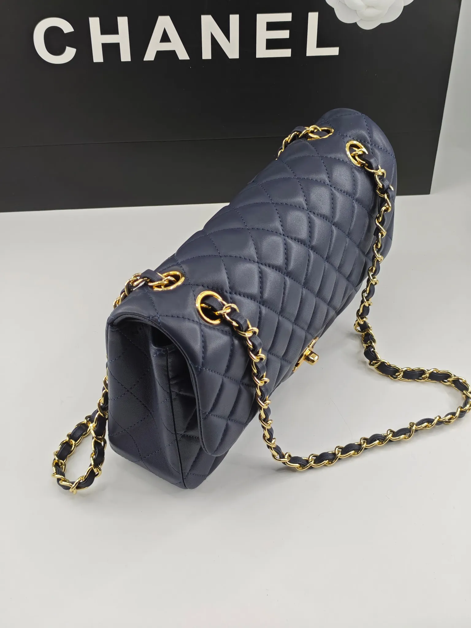 CHANEL Classic 11.12 Handbag Medium Lambskin A01112 - 图片 7