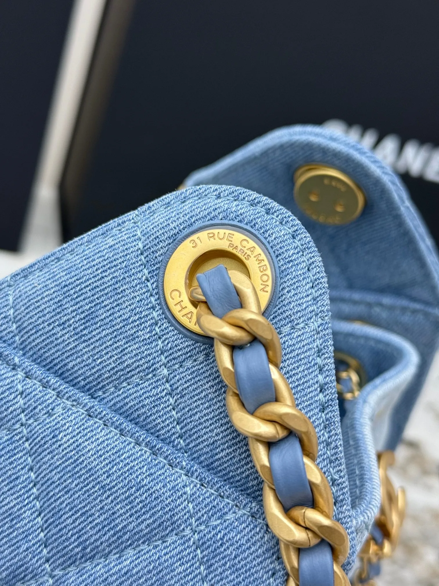 CHANEL 25 Mini Handbag AS5631 - 图片 7