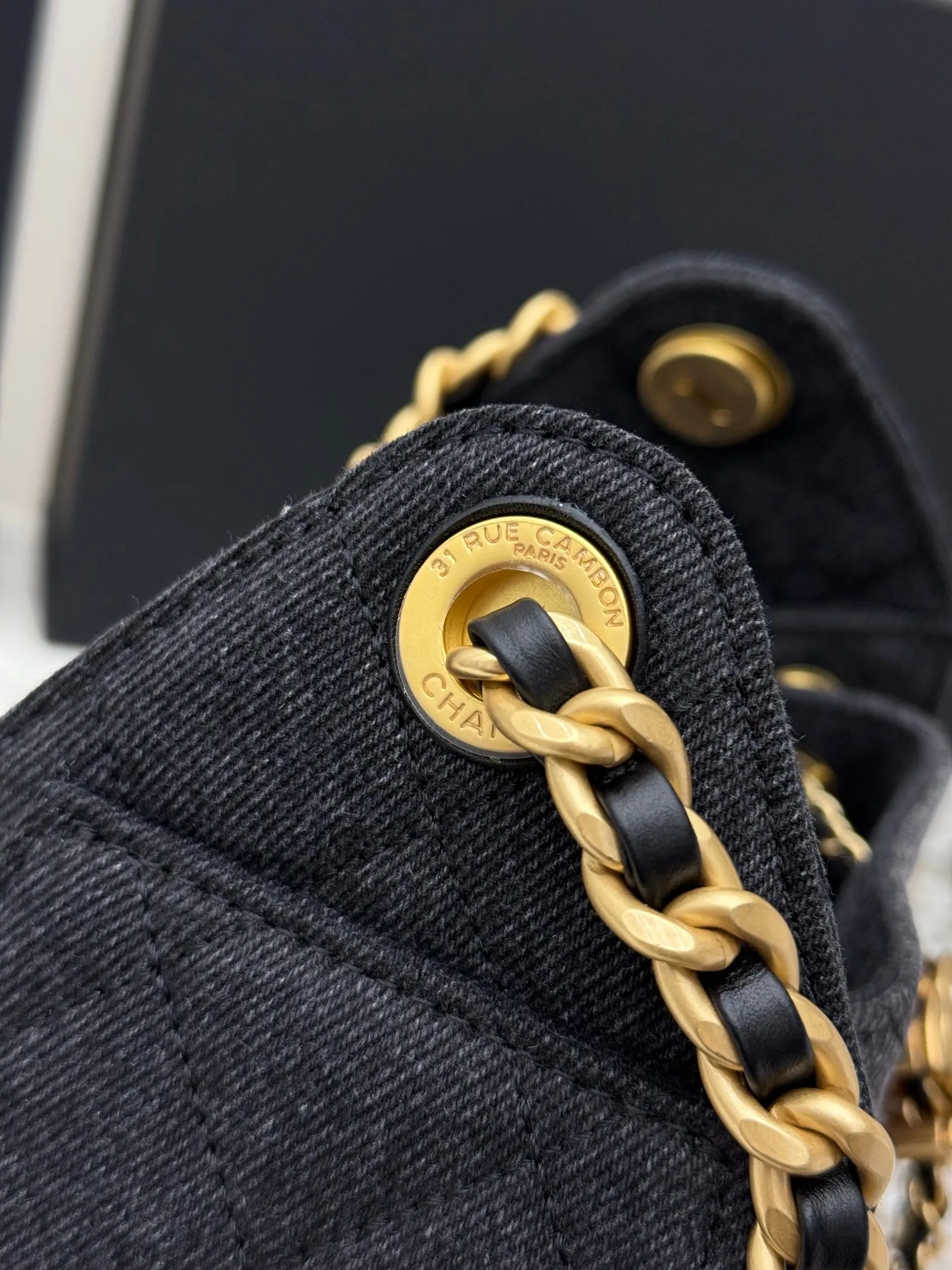 CHANEL 25 Mini Handbag AS5631 - 图片 7