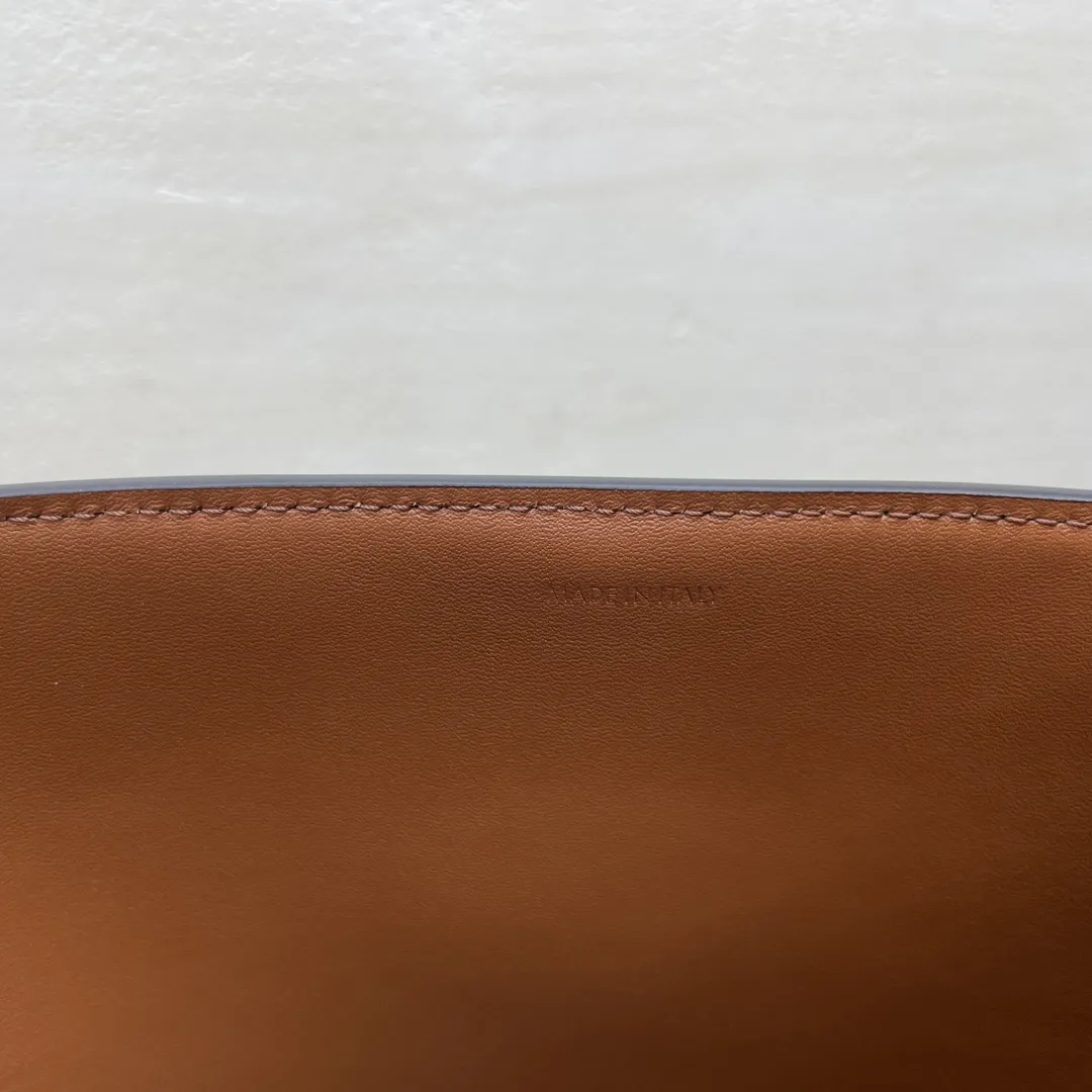 Celine Medium Bucket Louise In Smooth Calfskin 116613FX9.04LU - Image 9