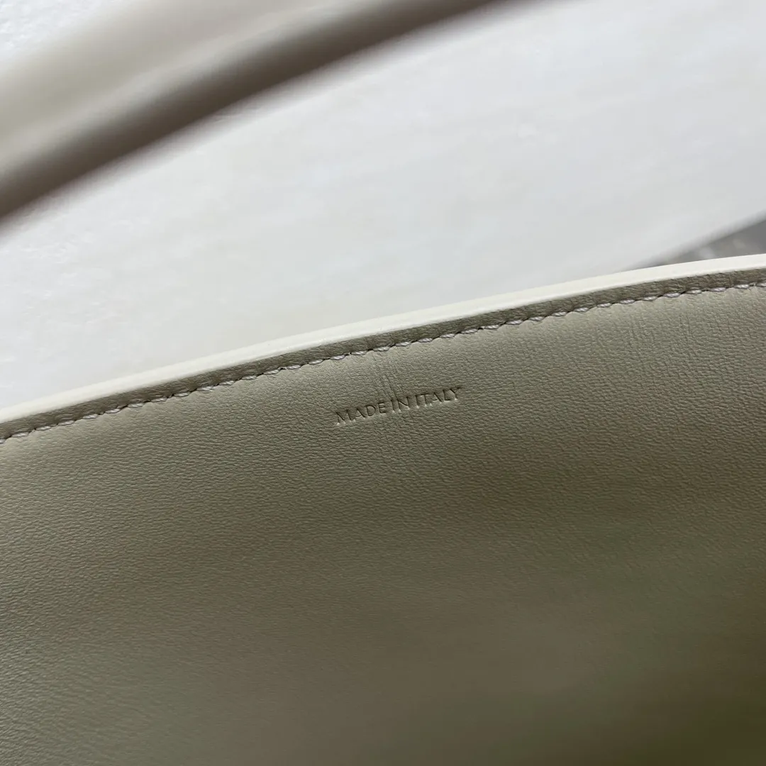 Celine Medium Bucket Louise In Smooth Calfskin 116613FX9.18GT - 图片 8