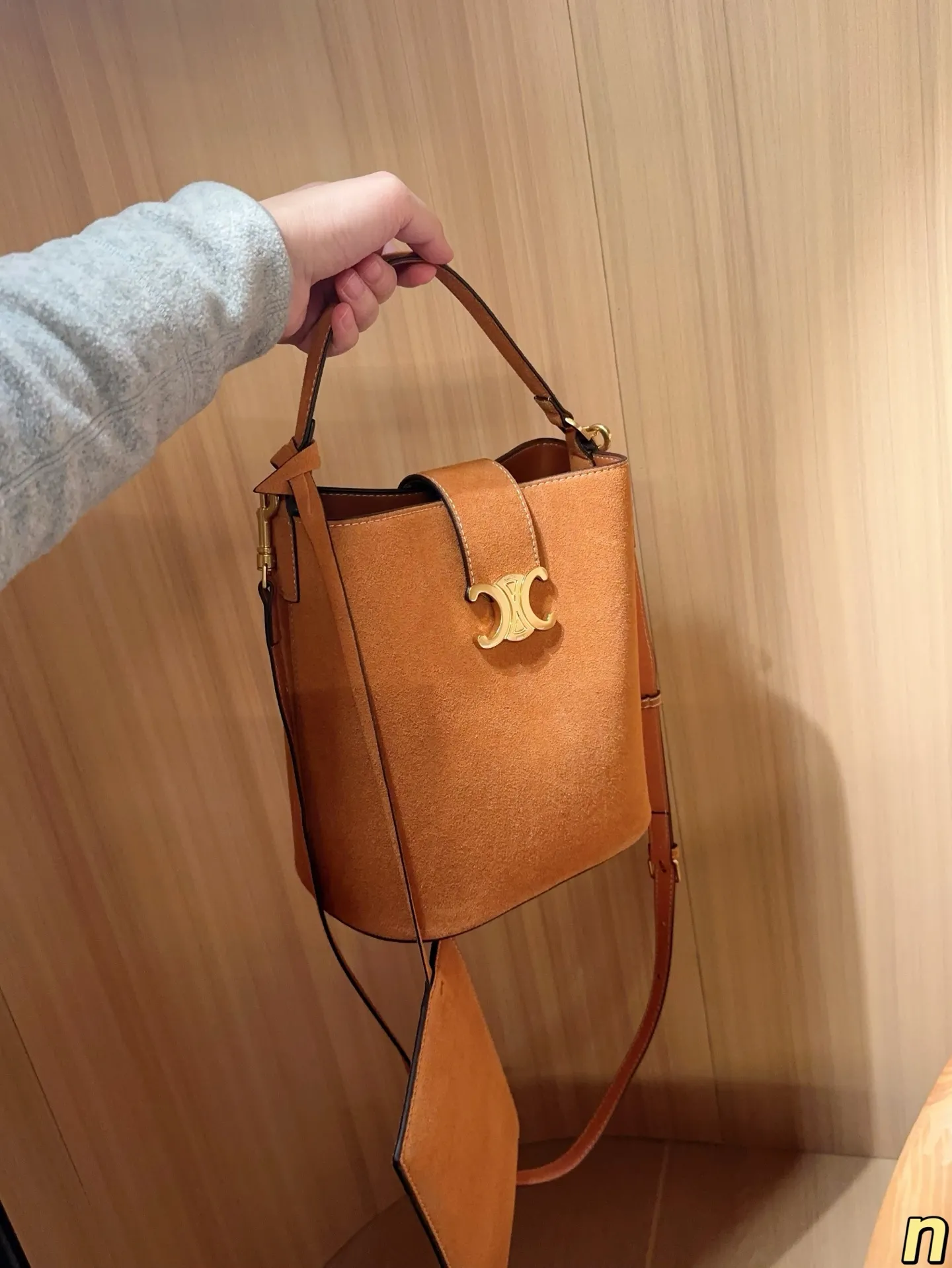 Celine Medium Louise Bag In Suede Calfskin 116613FXR.18PE - Image 4