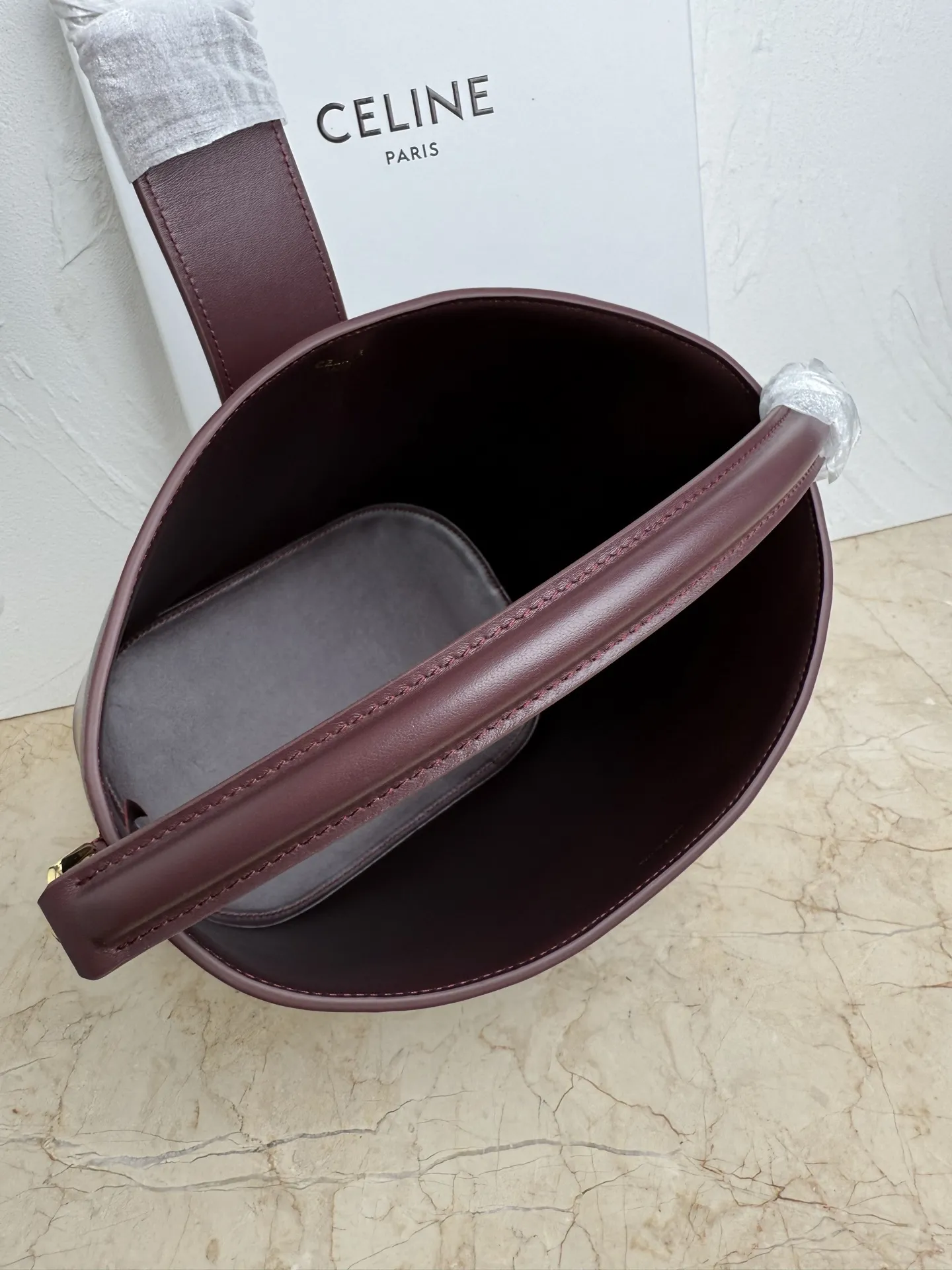 Celine Medium Bucket Louise In Smooth Calfskin 116613FX9.28DG - Image 8