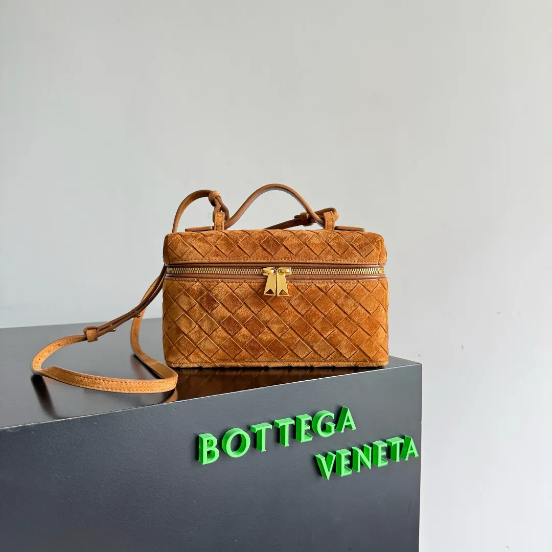 Alternative view of Bottega Veneta Bang Bang 789109