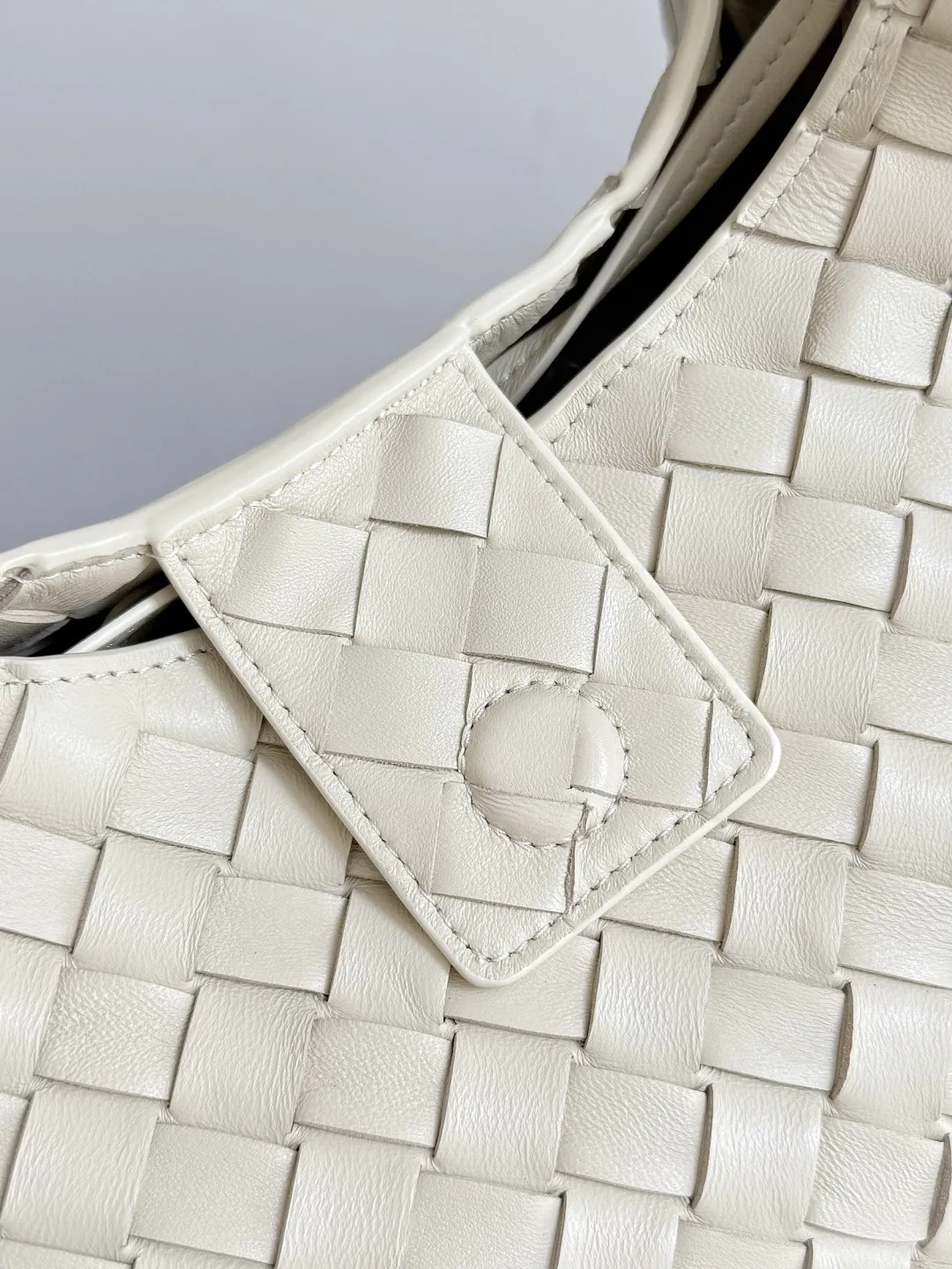 Bottega Veneta Campana shoulder bag 844249 - Image 6