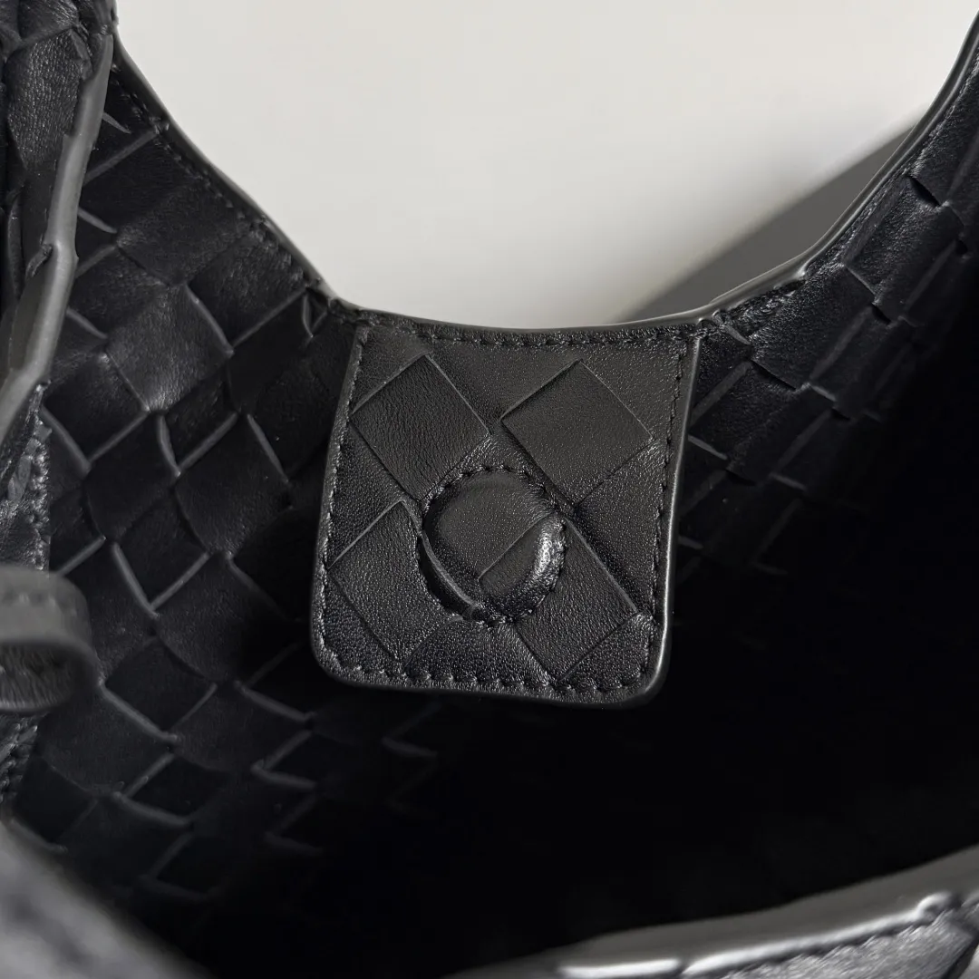 Bottega Veneta Campana Medium 844249 - Image 7