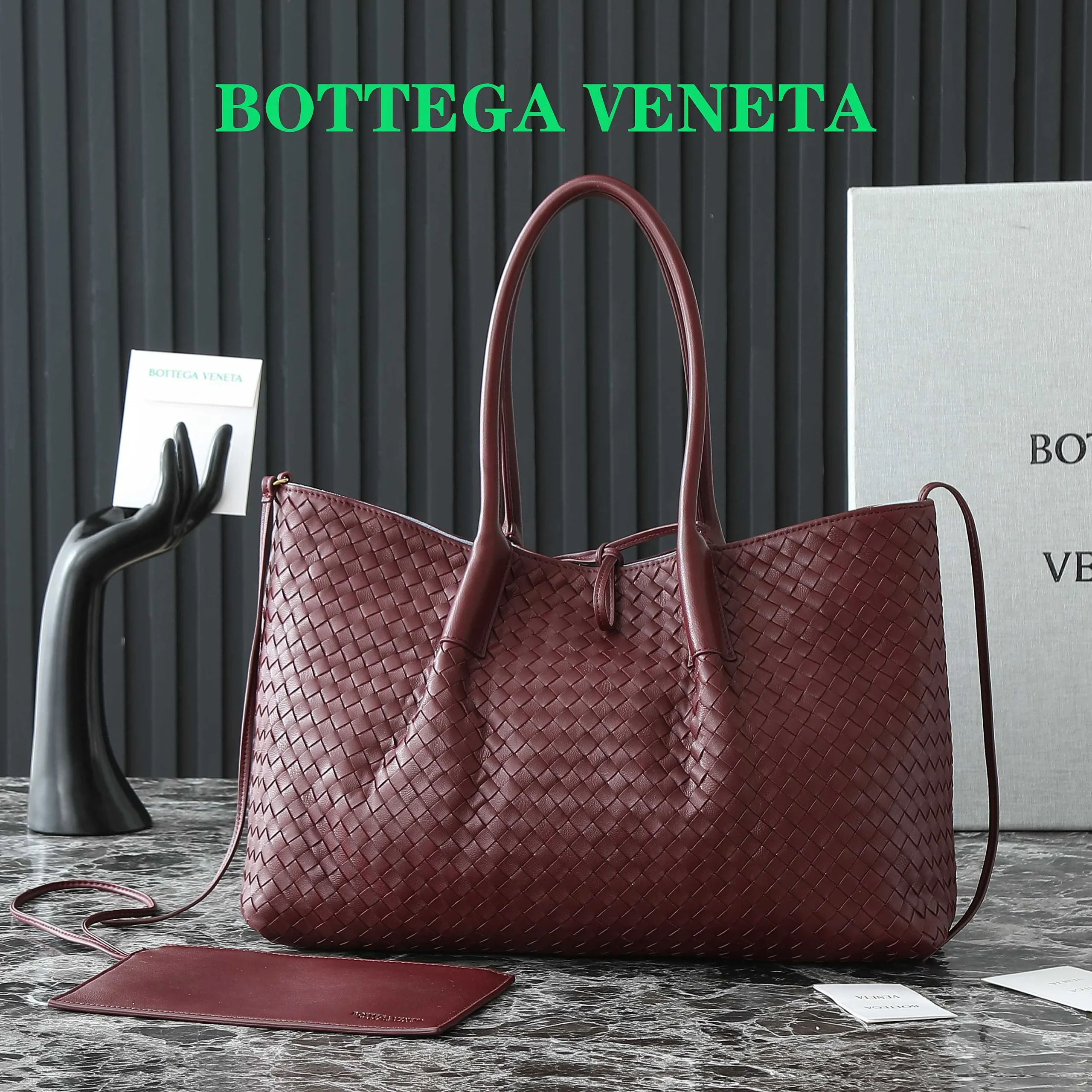 Alternative view of Bottega Veneta medium Pinacoteca  817166