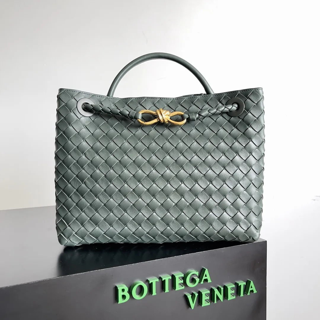 Alternative view of Bottega Veneta Small Andiamo Aloe 766014