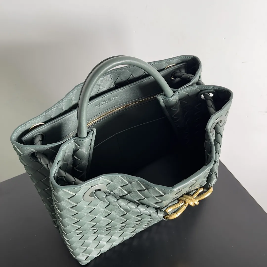 Bottega Veneta Small Andiamo Aloe 766014 - Image 10