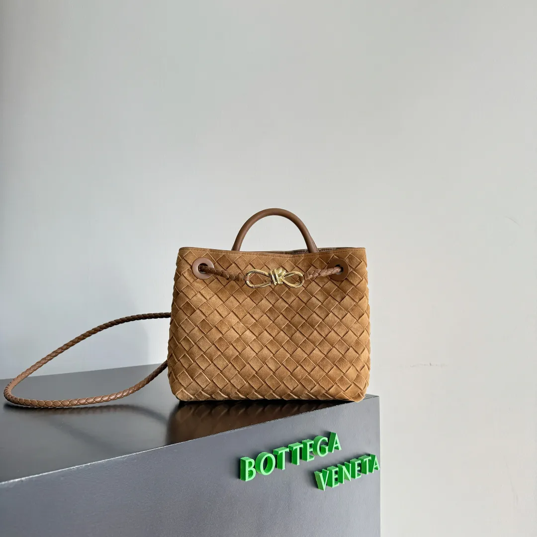 Alternative view of Bottega Veneta Small Andiamo Amber 766014