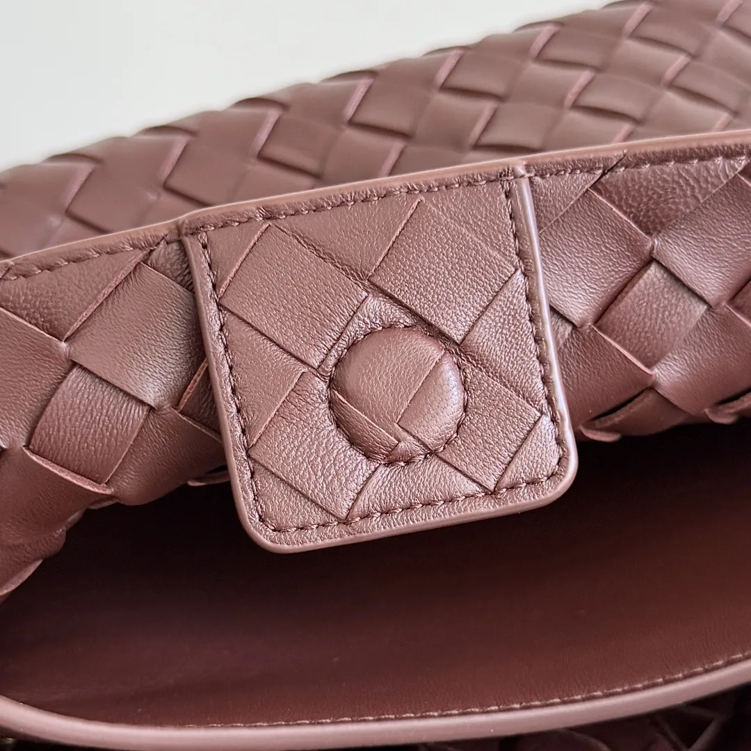 Bottega Veneta Small Andiamo Barolo 766014 - Image 9