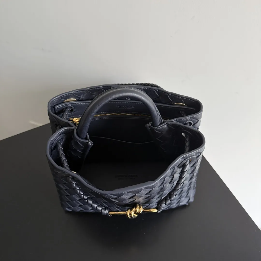 Bottega Veneta Small Andiamo Black Gold 766014 - 图片 10