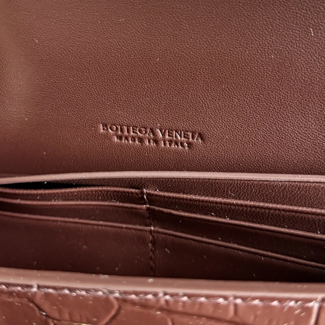 Bottega Veneta Andiamo Clutch Burgundy in Crocodile Pattern 741511 - Image 8