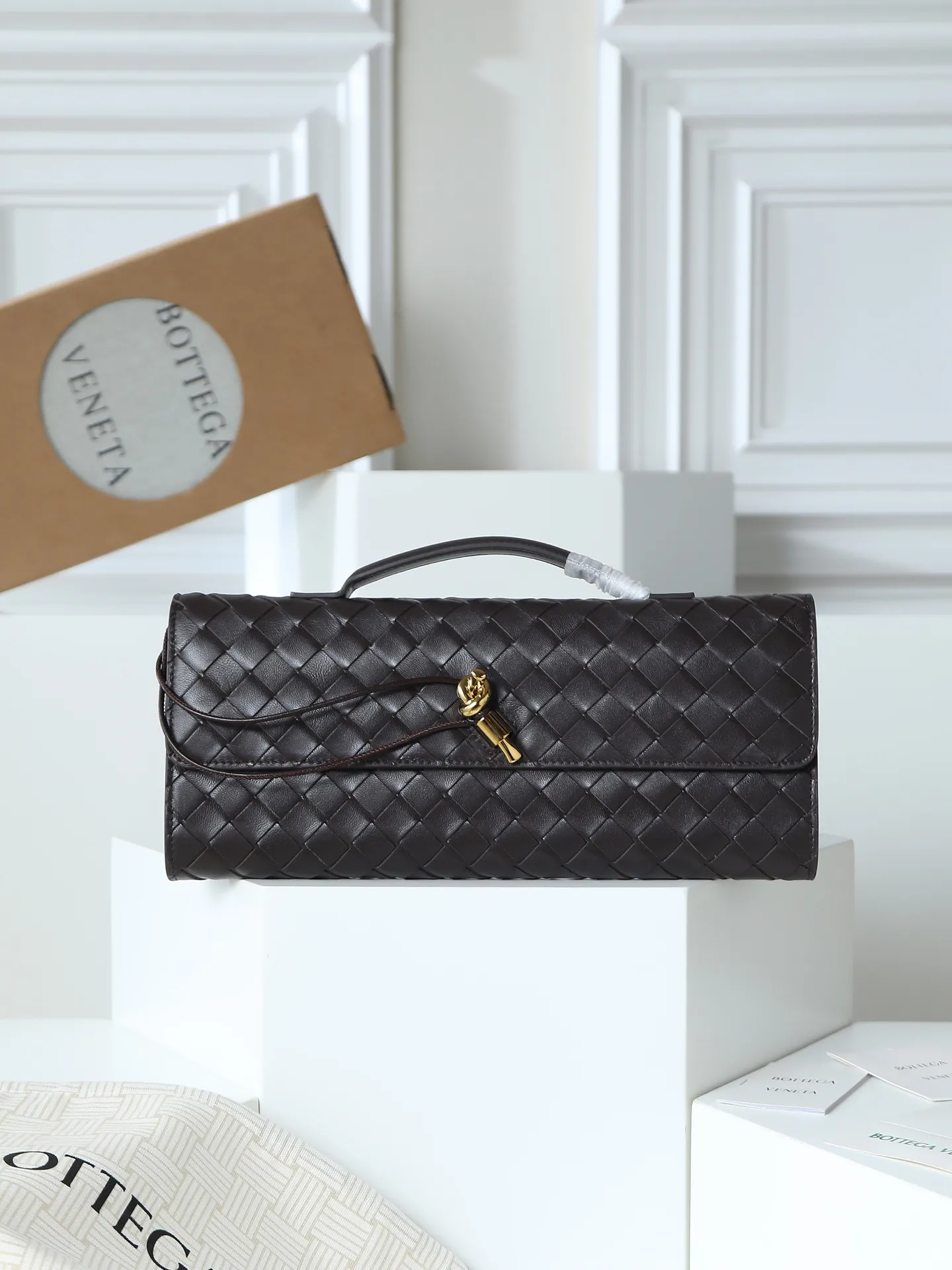 Bottega Veneta Andiamo Clutch Kaki 741511 - Image 2
