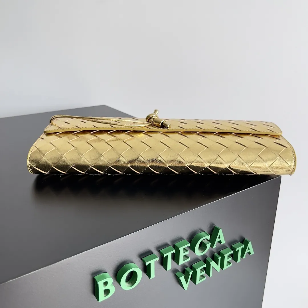 Bottega Veneta Andiamo Clutch Gold 741511 - 图片 5