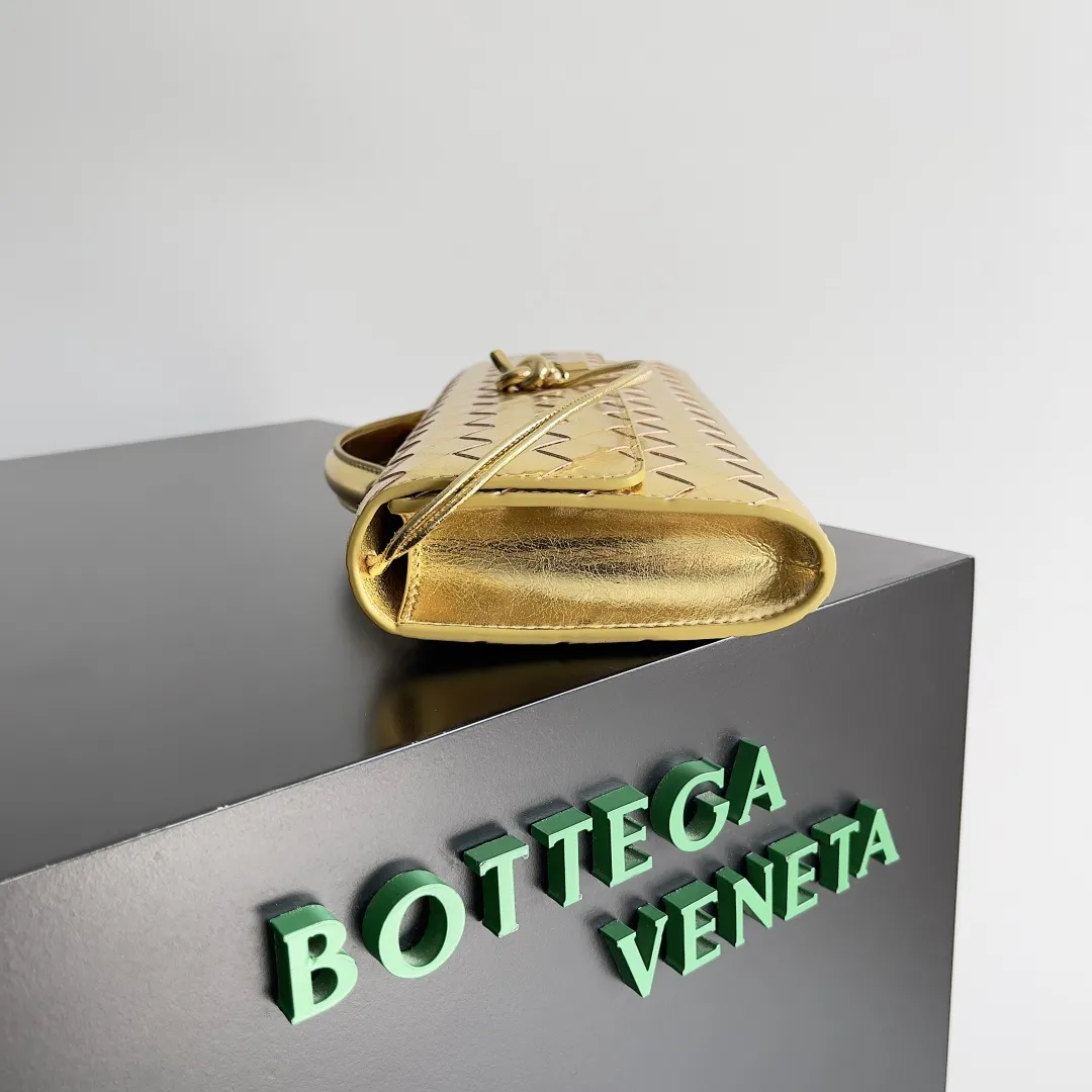 Bottega Veneta Andiamo Clutch Gold 741511 - 图片 4