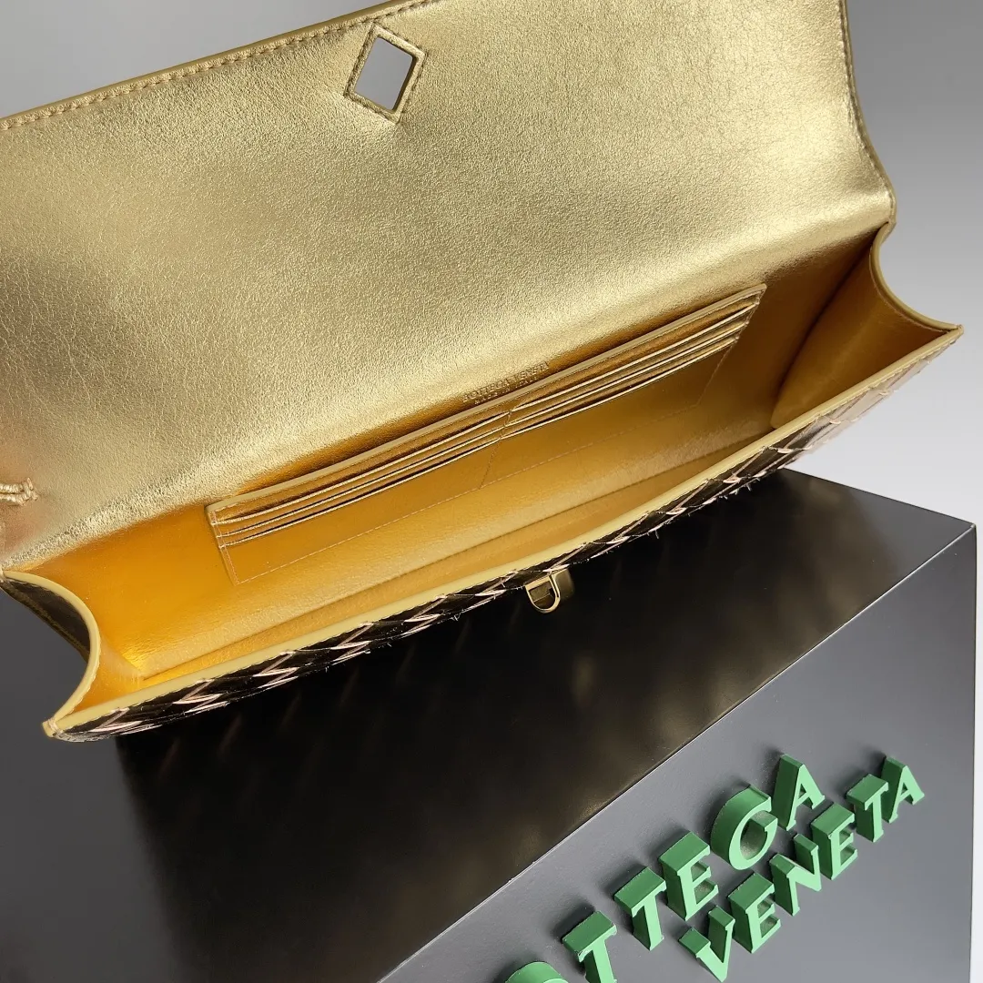 Bottega Veneta Andiamo Clutch Gold 741511 - 图片 10