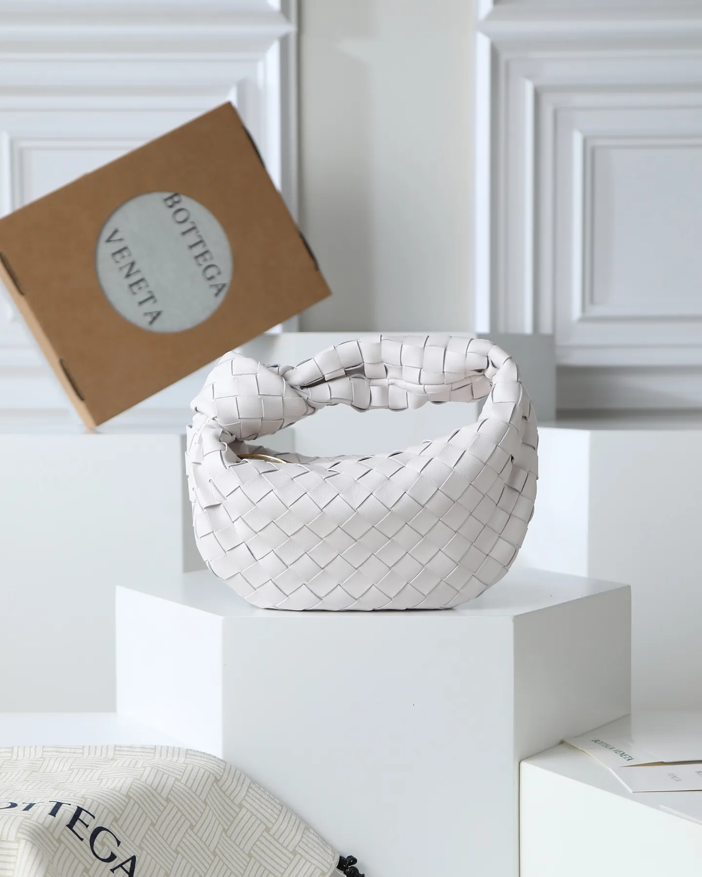 Alternative view of Bottega Veneta Mini Jodie Chalk 651876