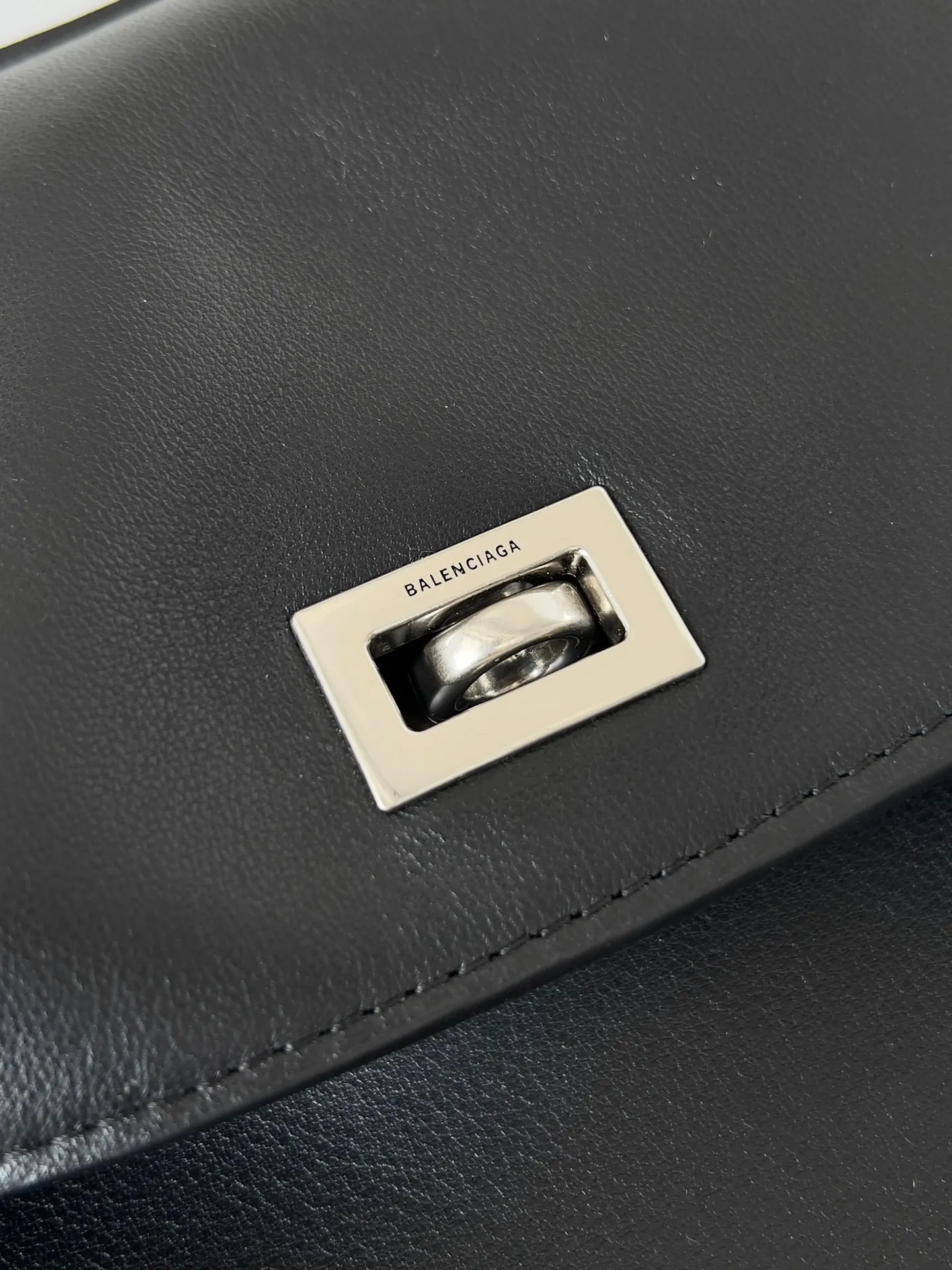 Balenciaga Women's Rodeo Handbag Large in Black 789744 - 图片 5