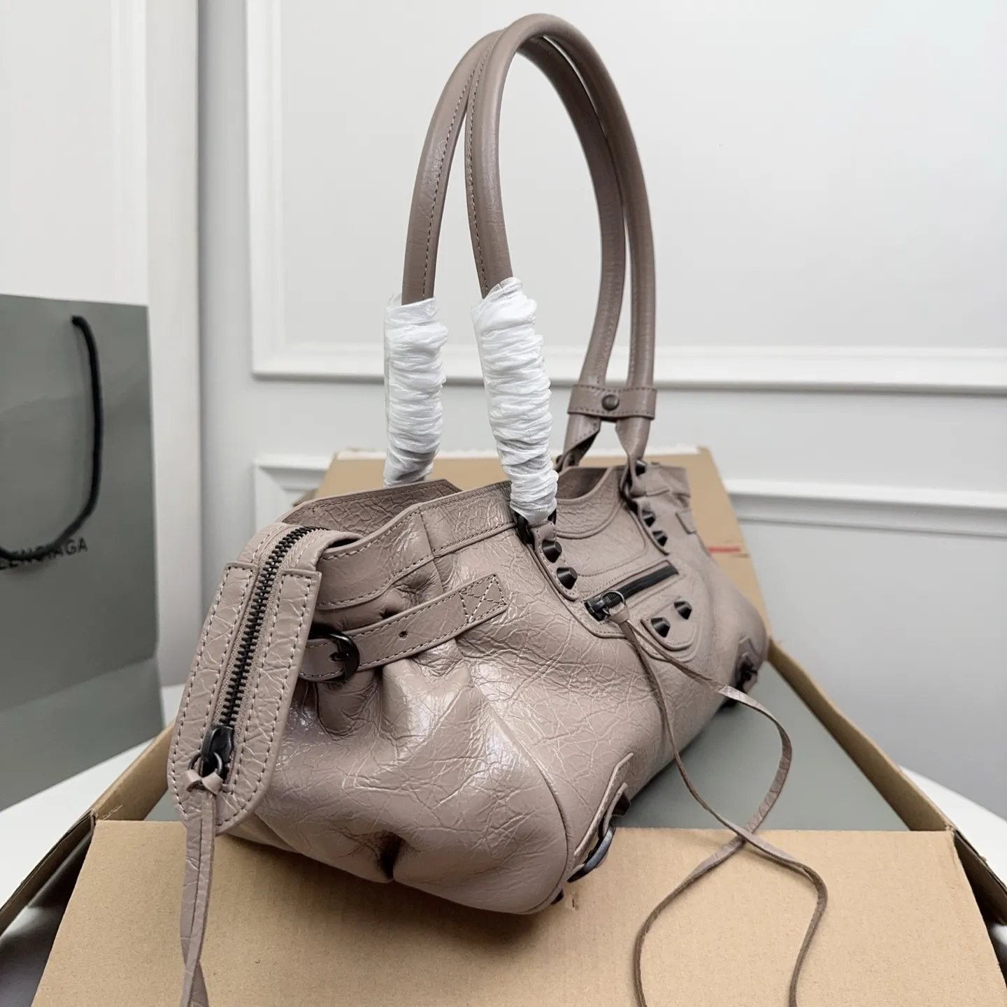 Balenciaga Women's Le City Bag East-west in Sesame 8457042 - 图片 6