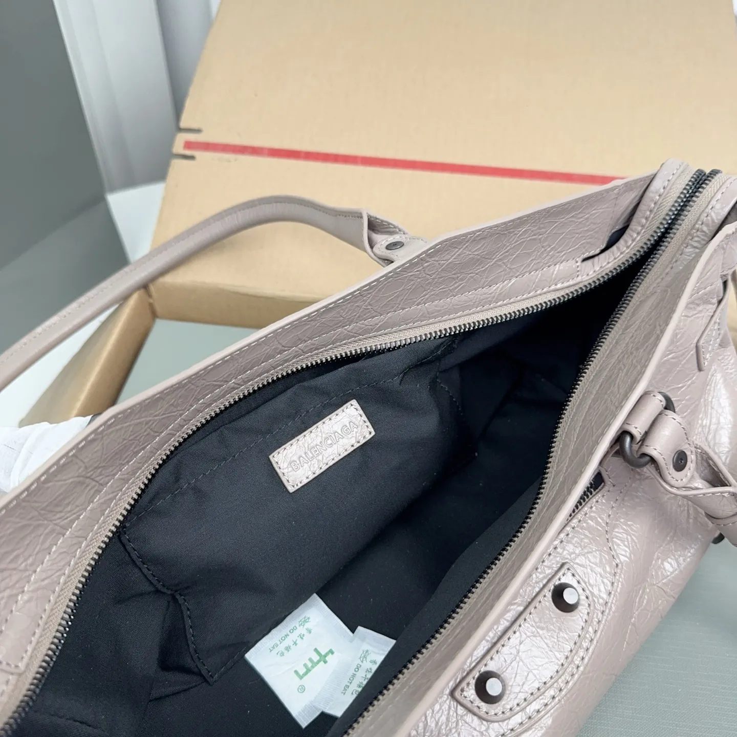 Balenciaga Women's Le City Bag East-west in Sesame 8457042 - 图片 10