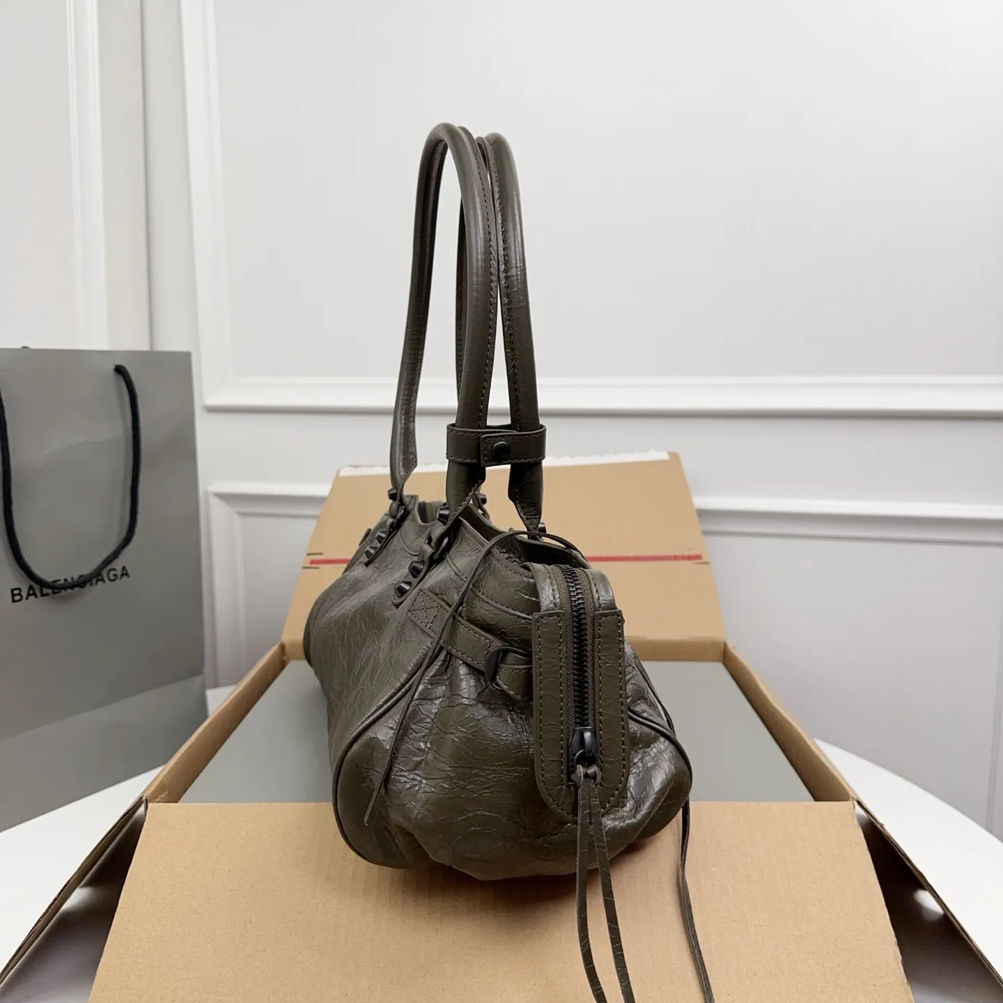 Balenciaga Women's Le City Bag East-west in Army Green 8457042 - 图片 6