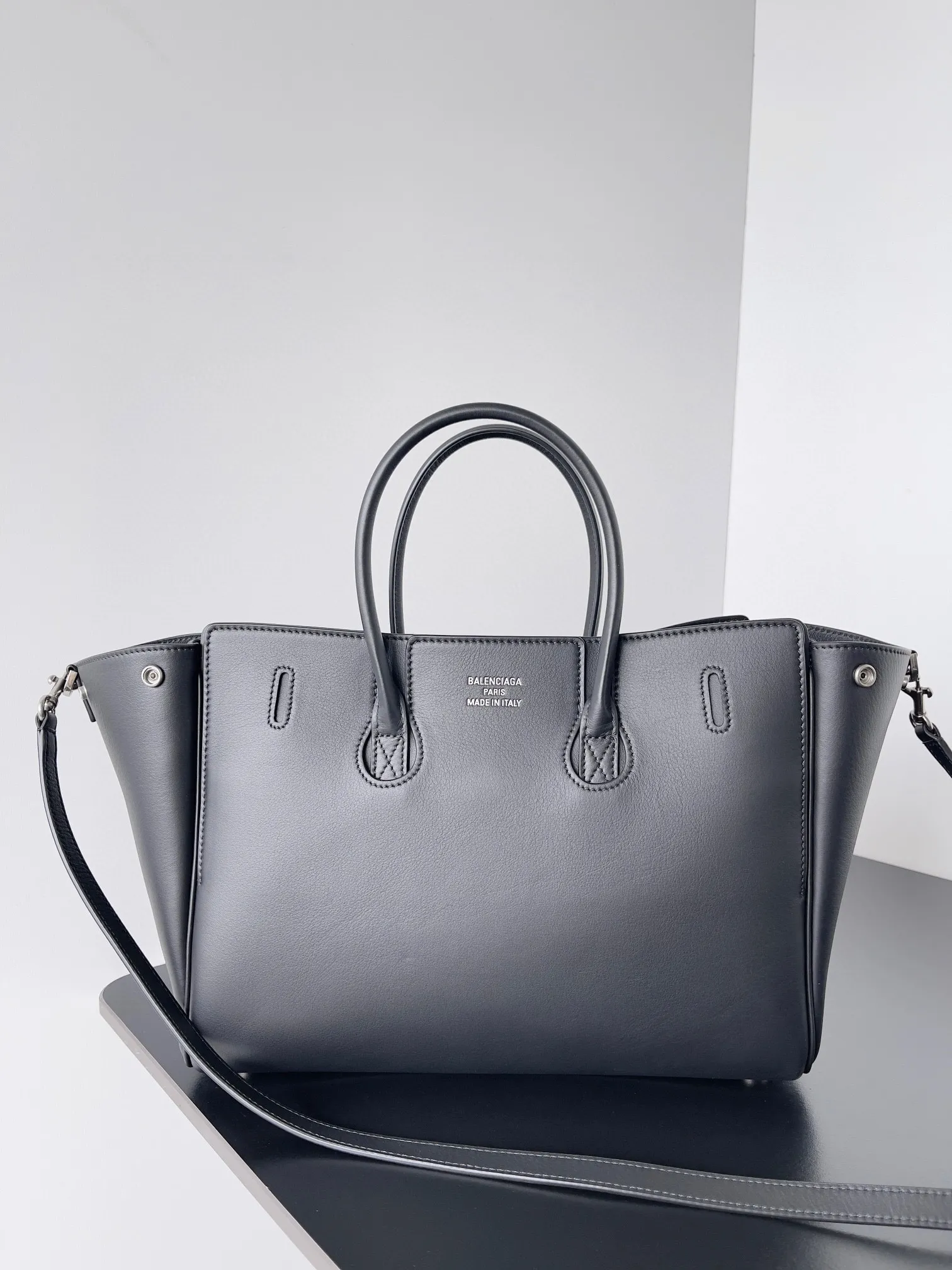 Balenciaga Women's Bel Air Carry All Bag Small in Black 812545 - Image 3