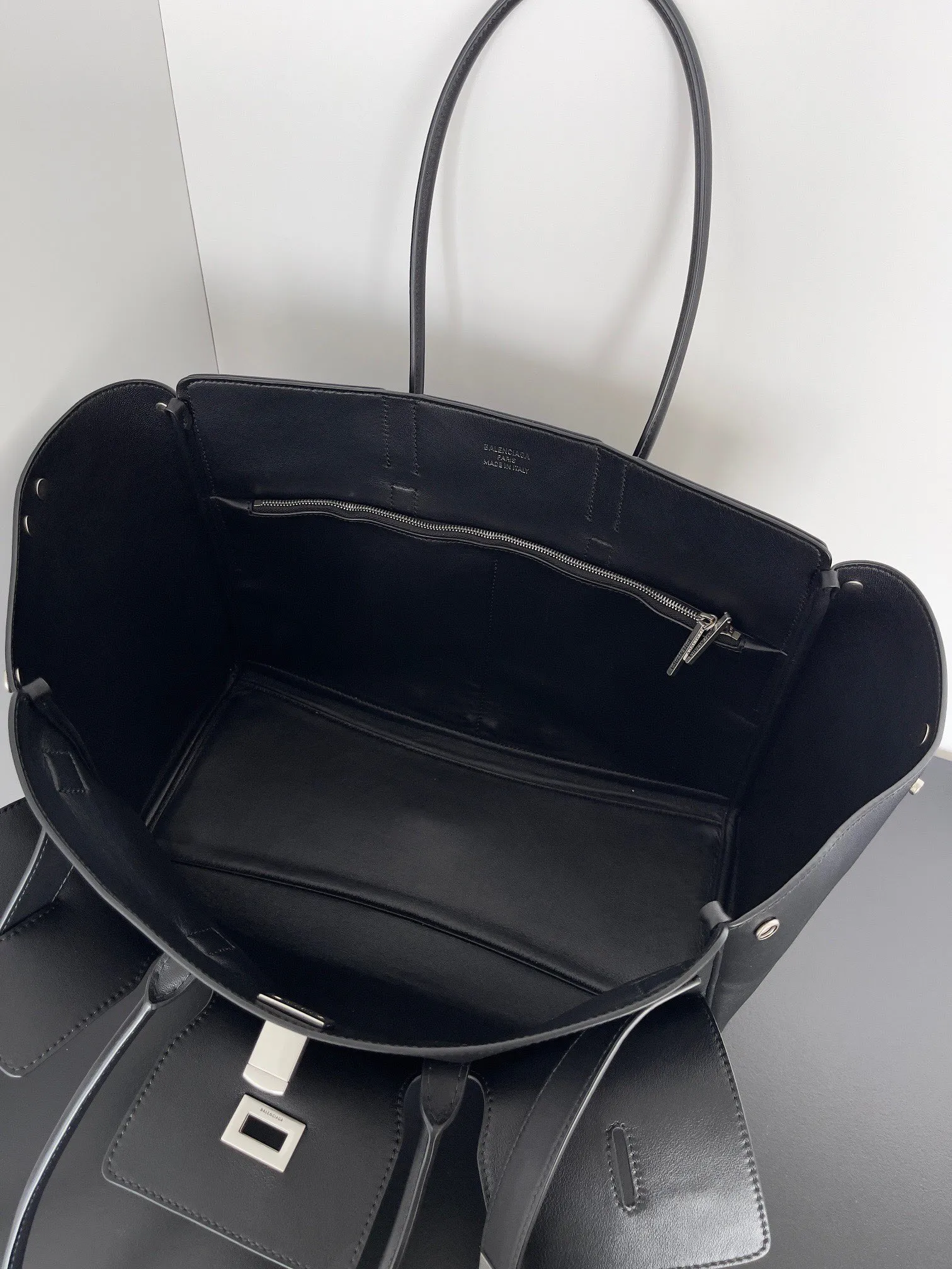 Balenciaga Bel Air Carry All Bag Xl in Black 805481 - Image 4