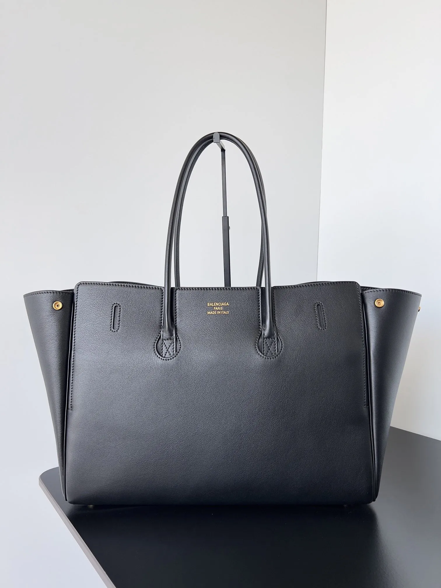 Balenciaga Women's Bel Air Carry All Bag Medium in Black 805481 - Image 3