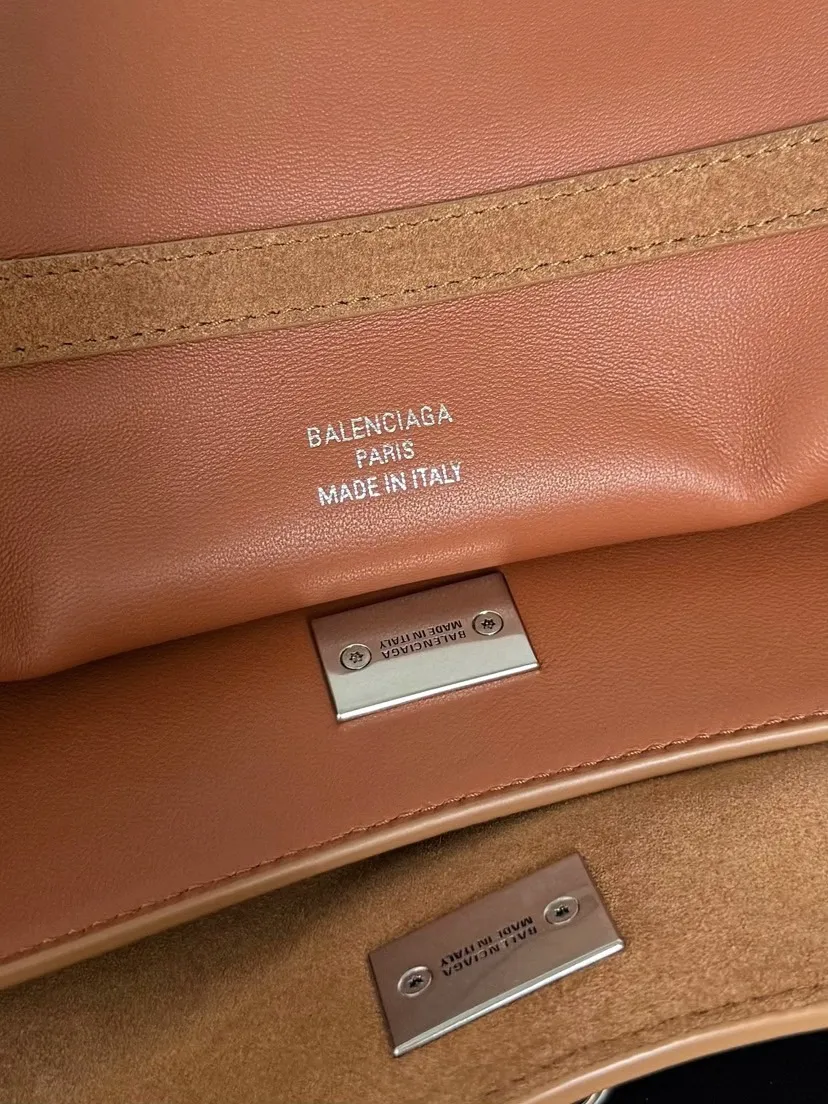 Balenciaga Women's Rodeo Handbag Medium in Camel 789772 - 图片 7