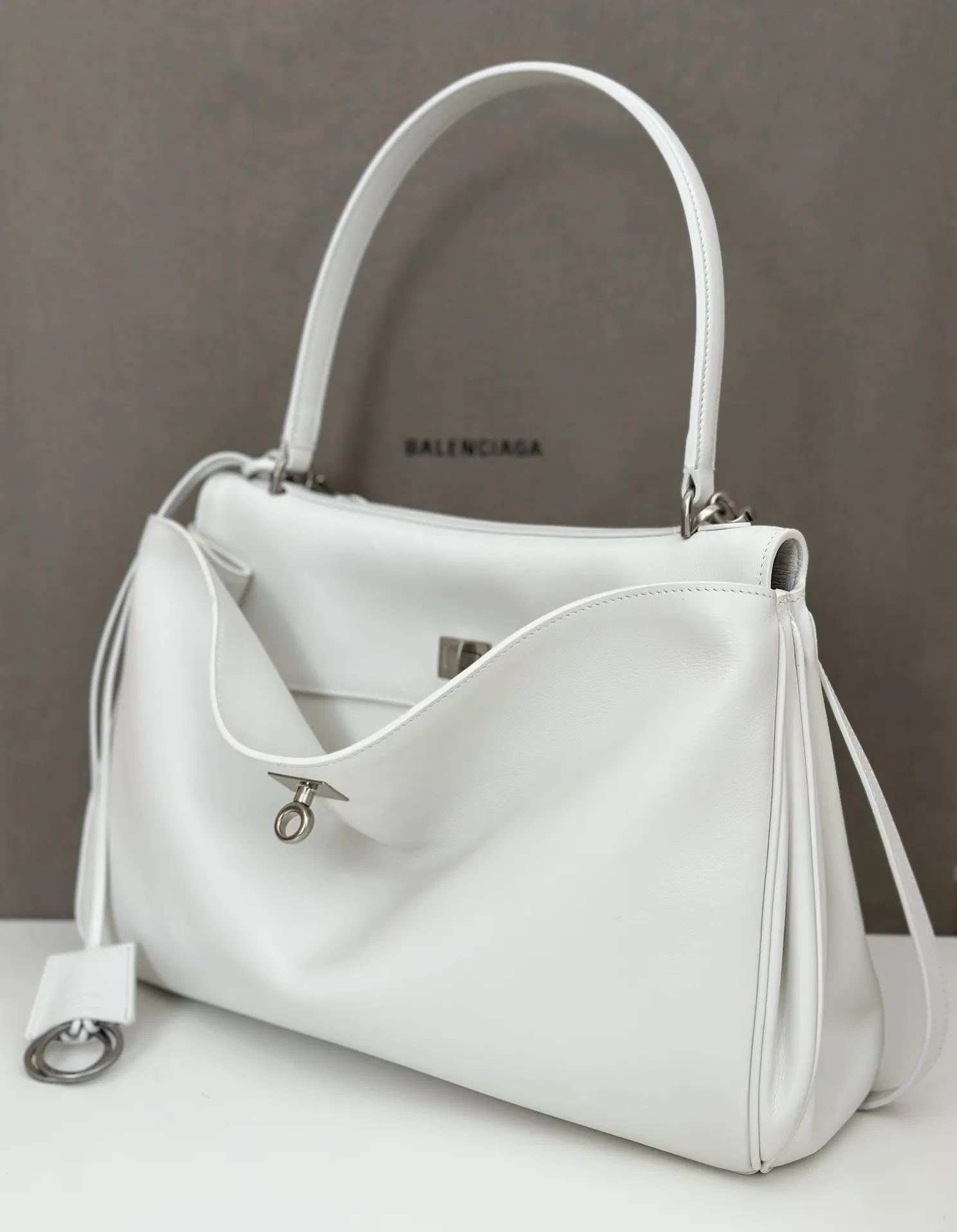 Balenciaga Women's Rodeo Handbag Medium in White 789772 - 图片 3
