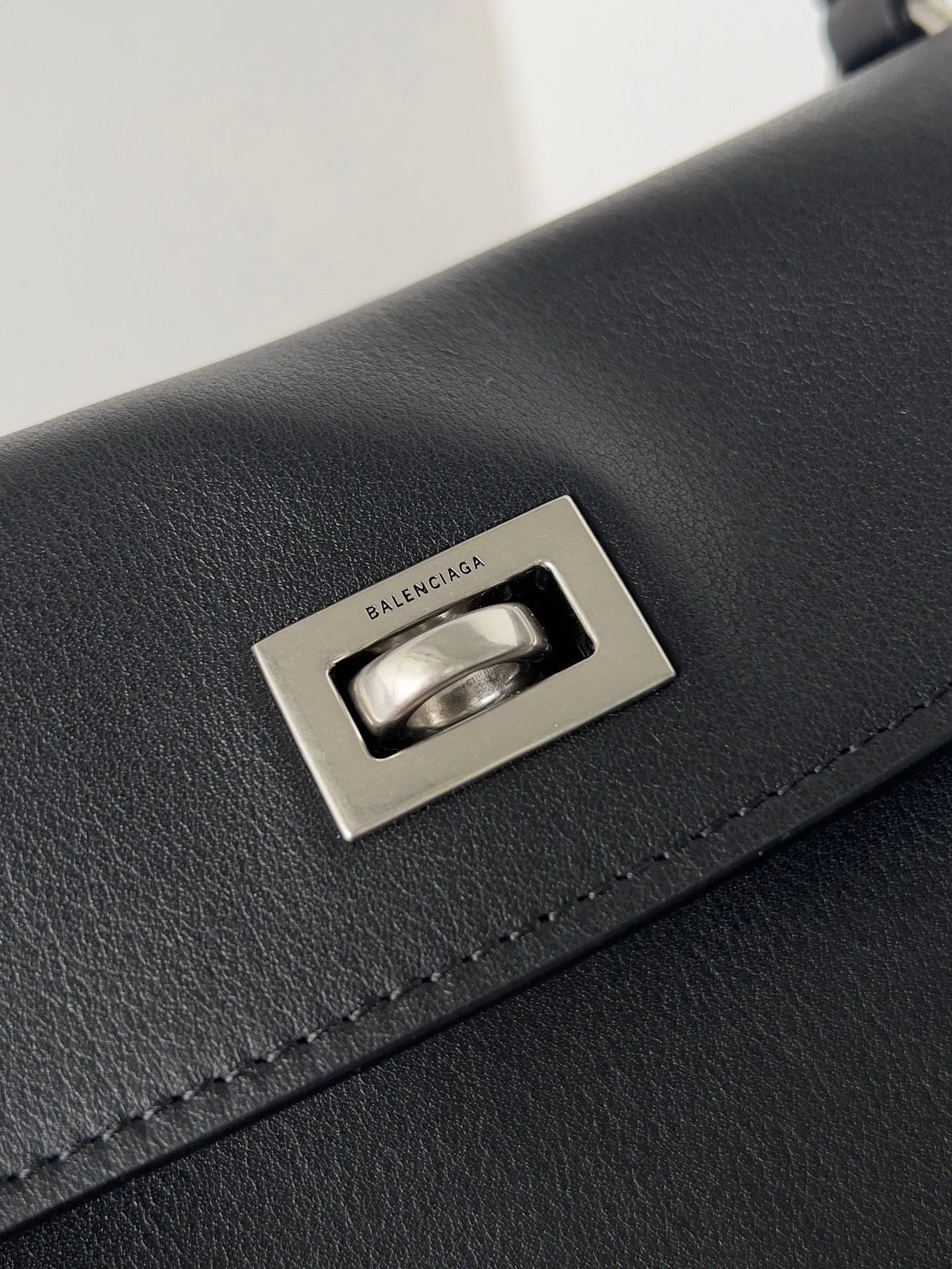 Balenciaga Women's Rodeo Handbag Small in Black 789779 - 图片 5