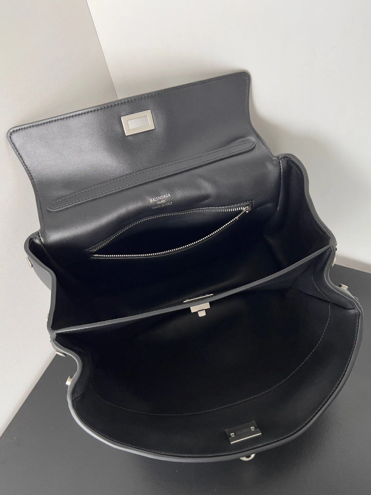 Balenciaga Women's Rodeo Handbag Small in Black 789779 - 图片 10